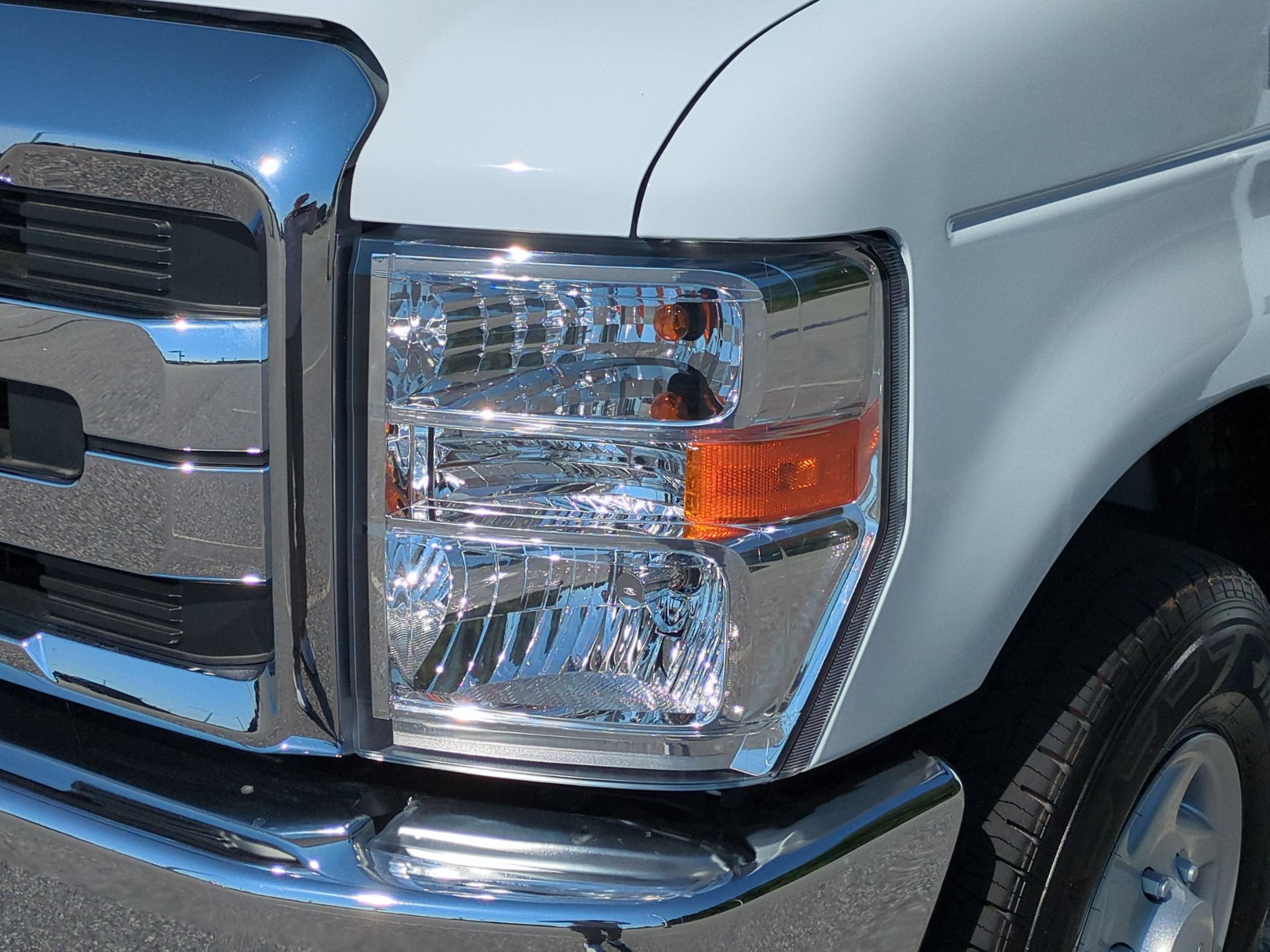 2027 Ford E-Series Cutaway Base