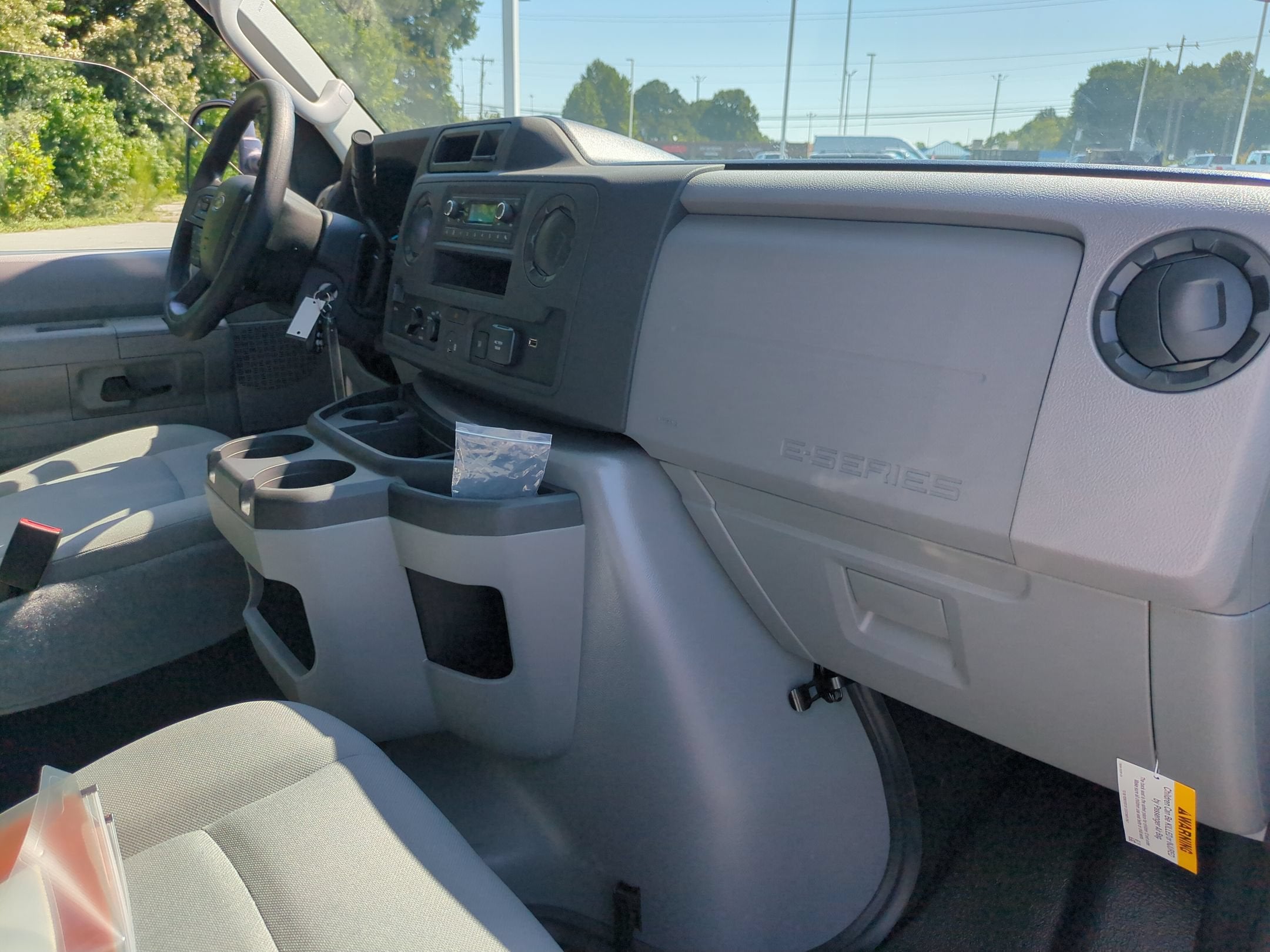 2027 Ford E-Series Cutaway Base