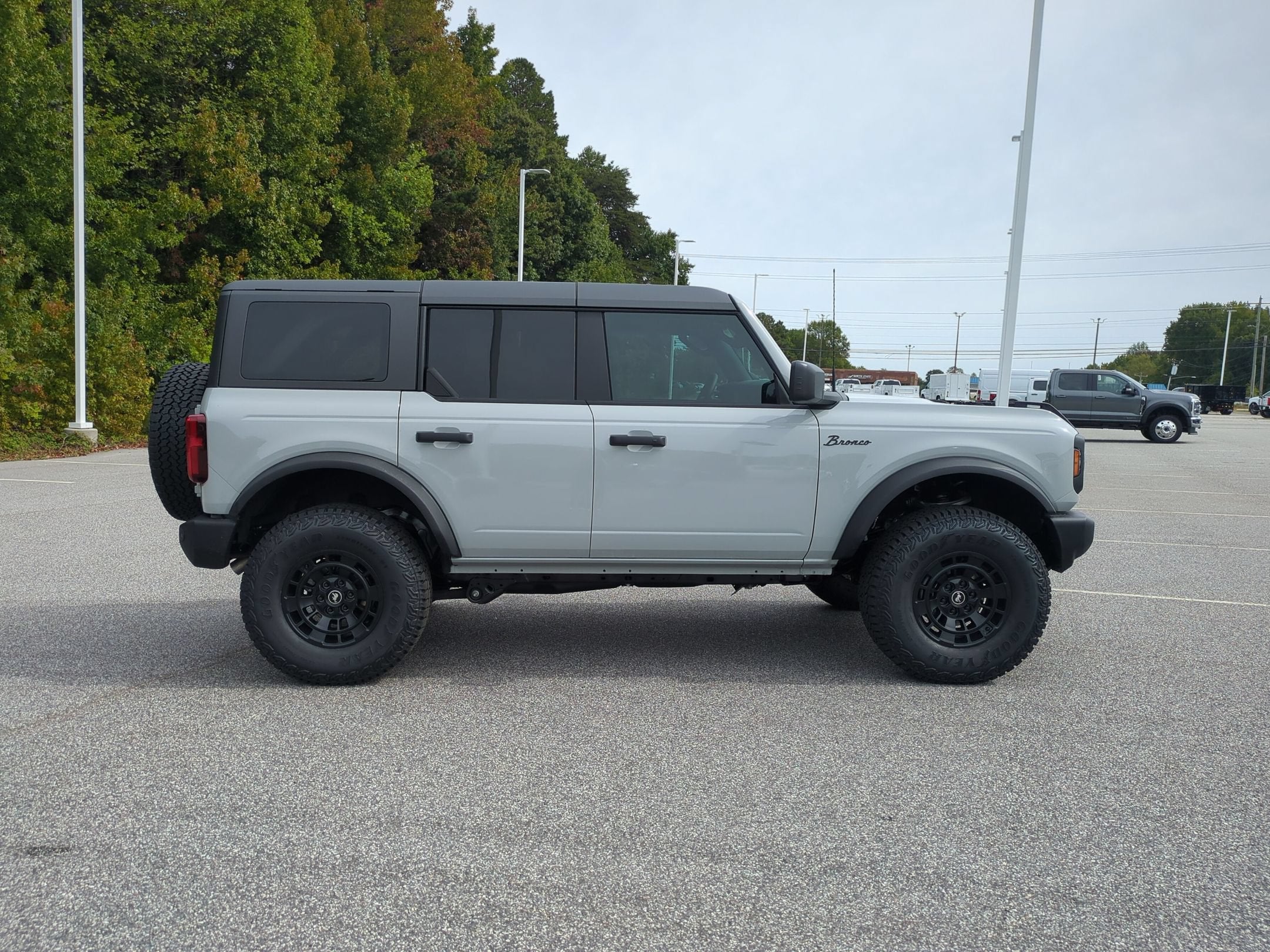 2026 Ford Bronco Big Bend Custom Garage