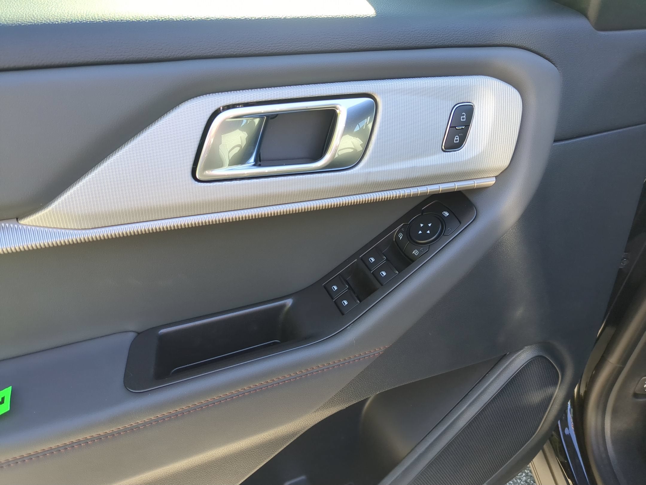2027 Ford Explorer Active w/200A Pkg