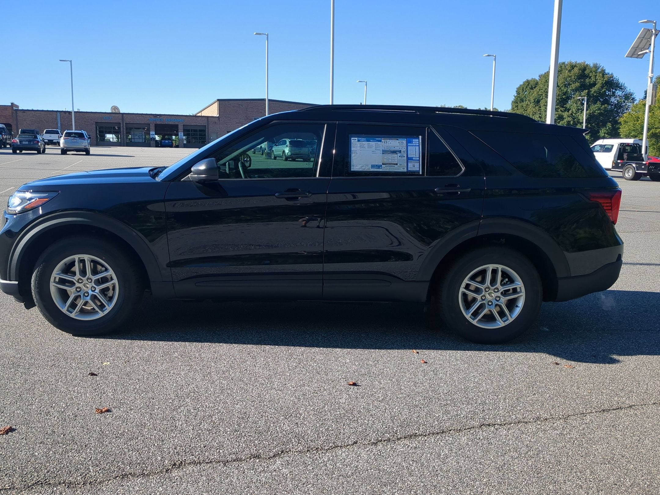 2027 Ford Explorer Active w/200A Pkg