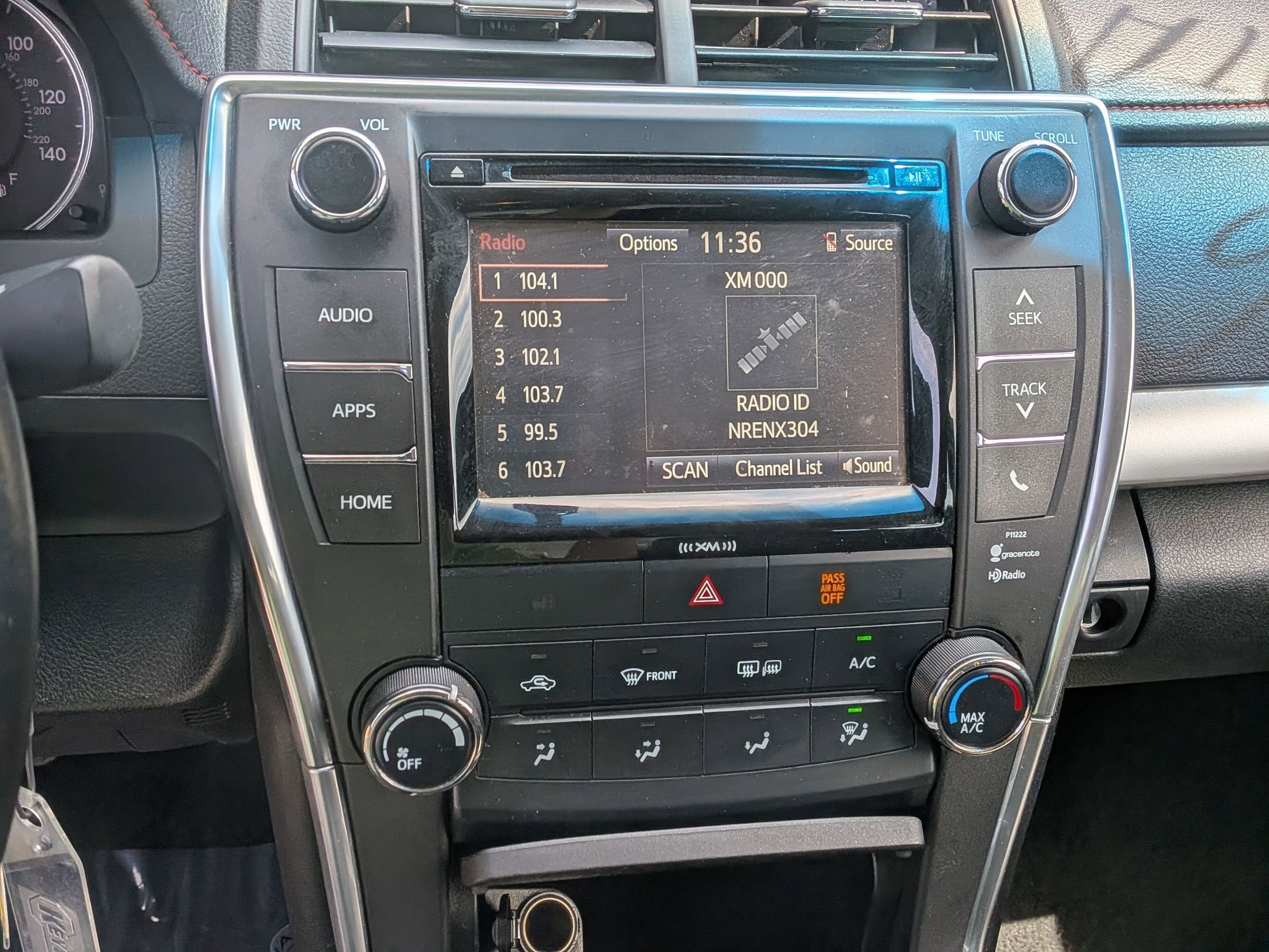 2016 Toyota Camry SE