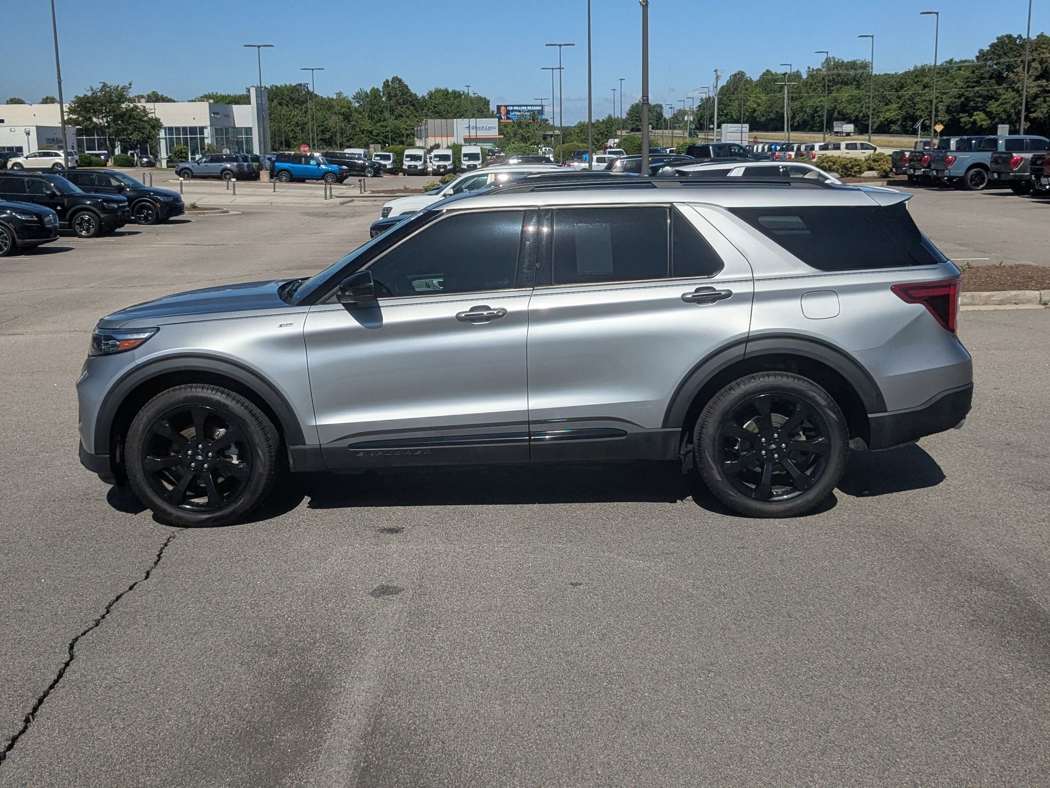2022 Ford Explorer ST-Line