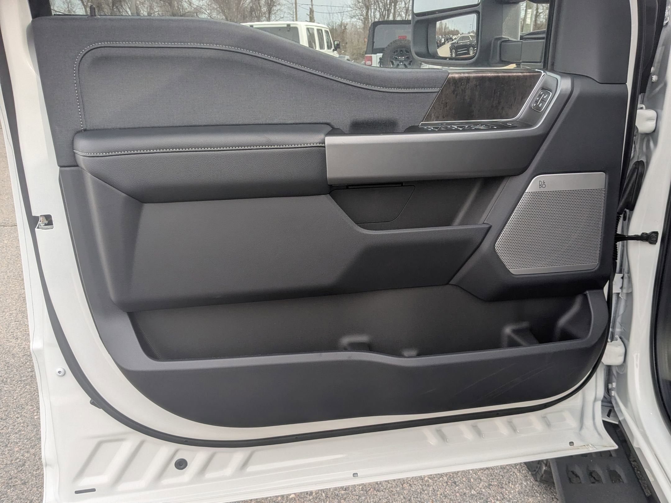 2025 Ford Super Duty F-350 SRW LARIAT