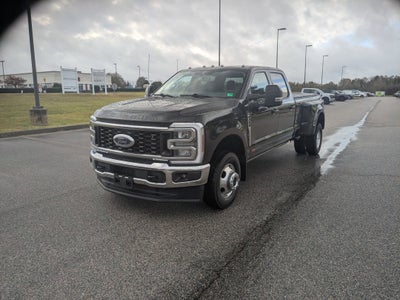 2024 Ford Super Duty F-350 DRW LARIAT