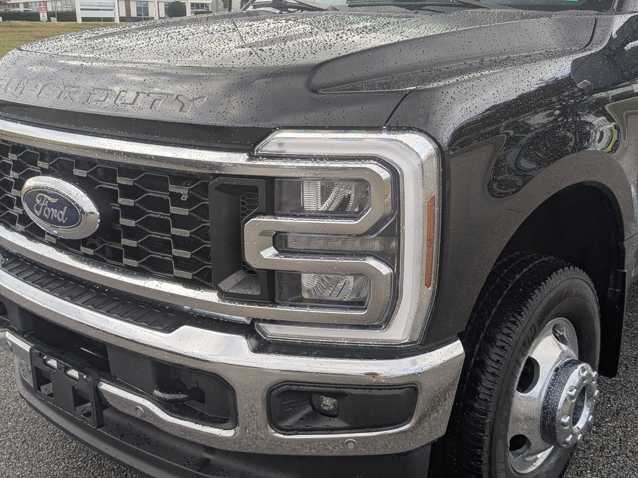 2024 Ford Super Duty F-350 DRW LARIAT