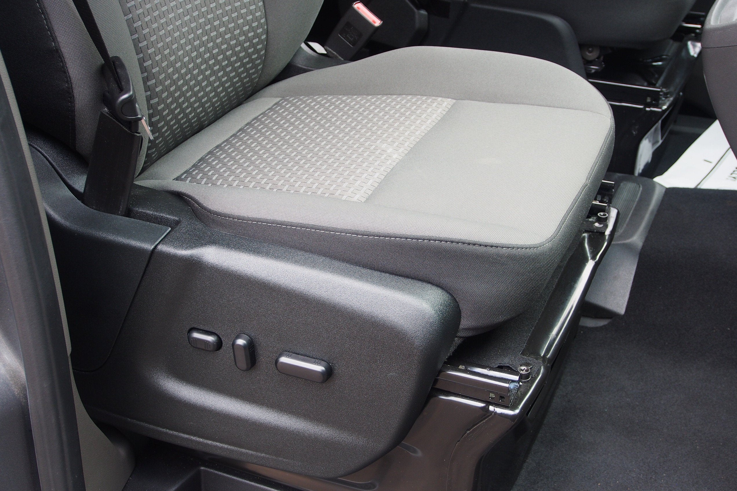 2025 Ford Transit Passenger Wagon XLT