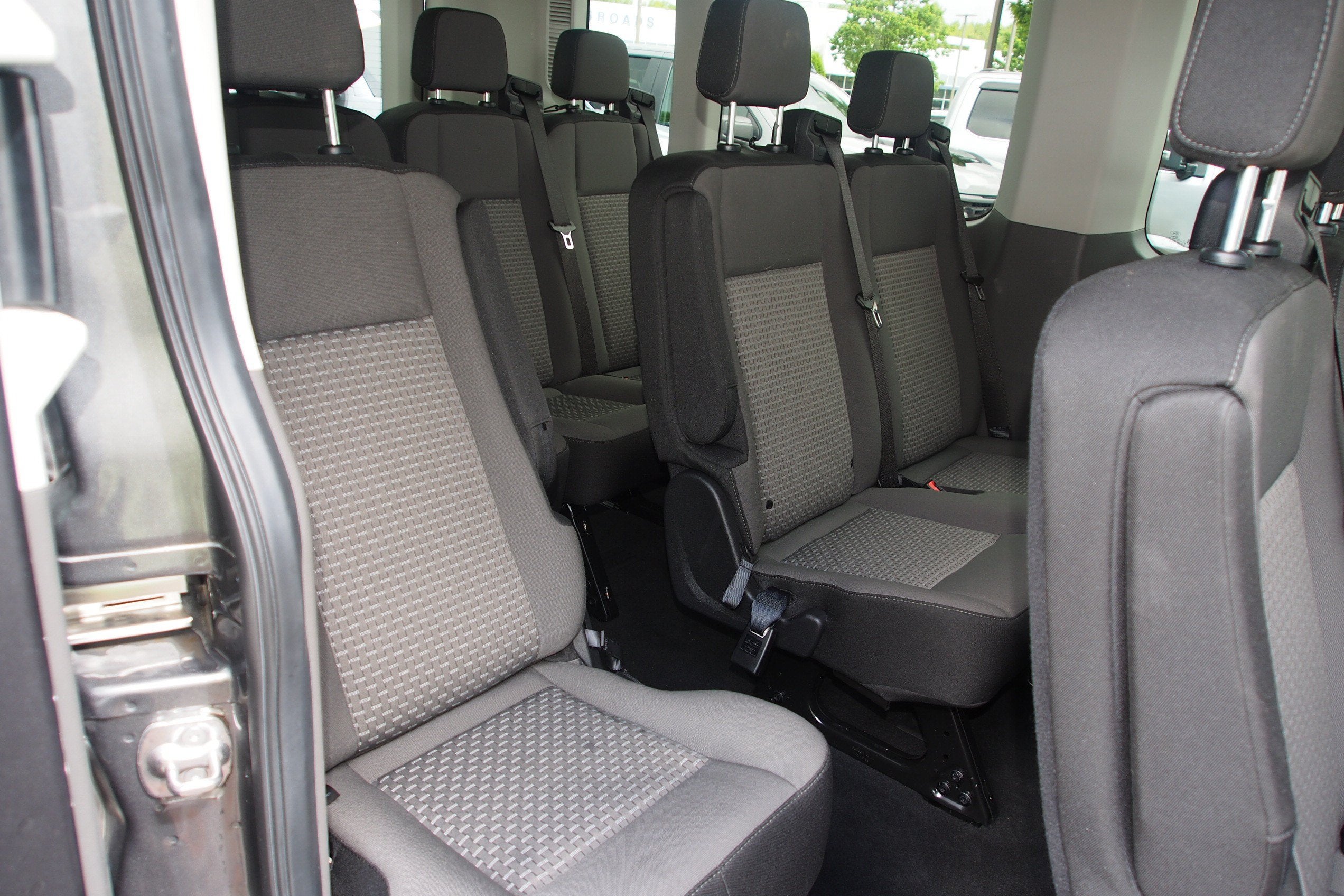 2025 Ford Transit Passenger Wagon XLT