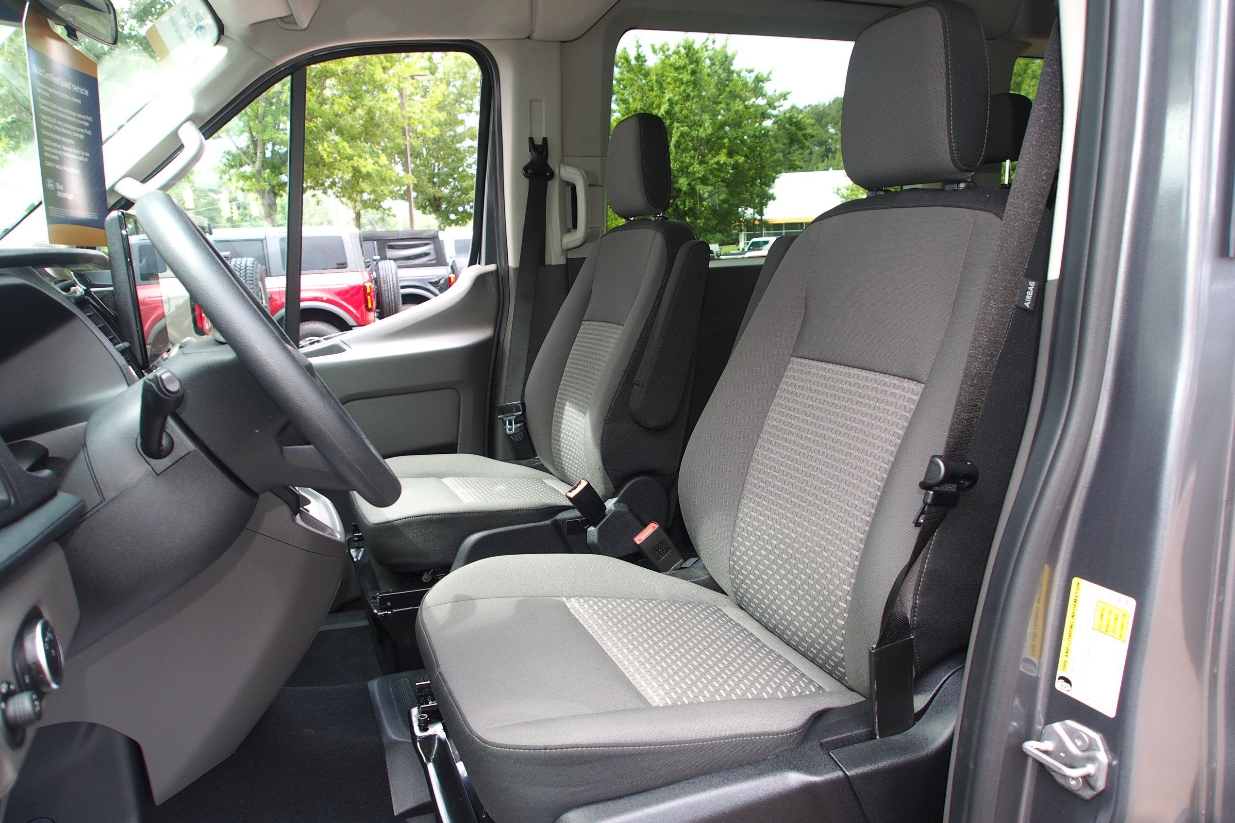 2025 Ford Transit Passenger Wagon XLT