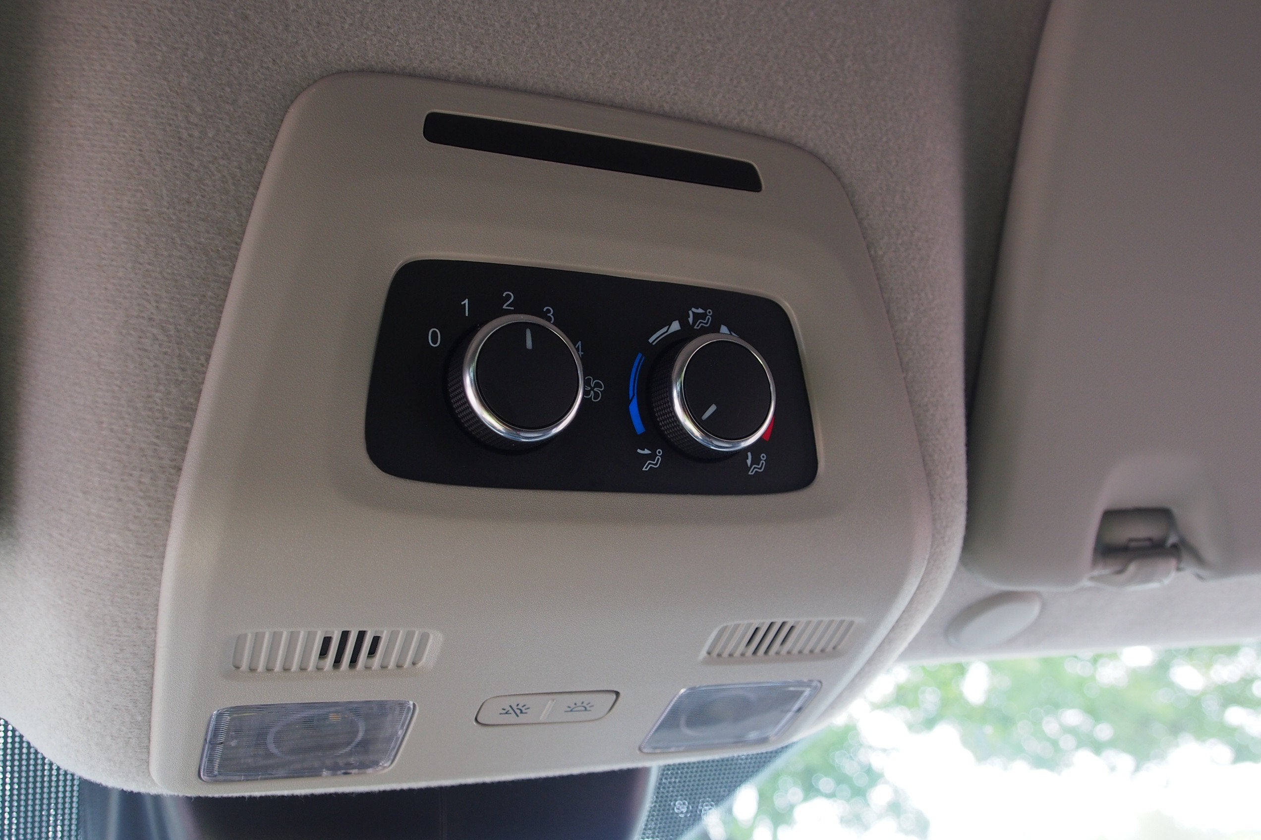 2025 Ford Transit Passenger Wagon XLT