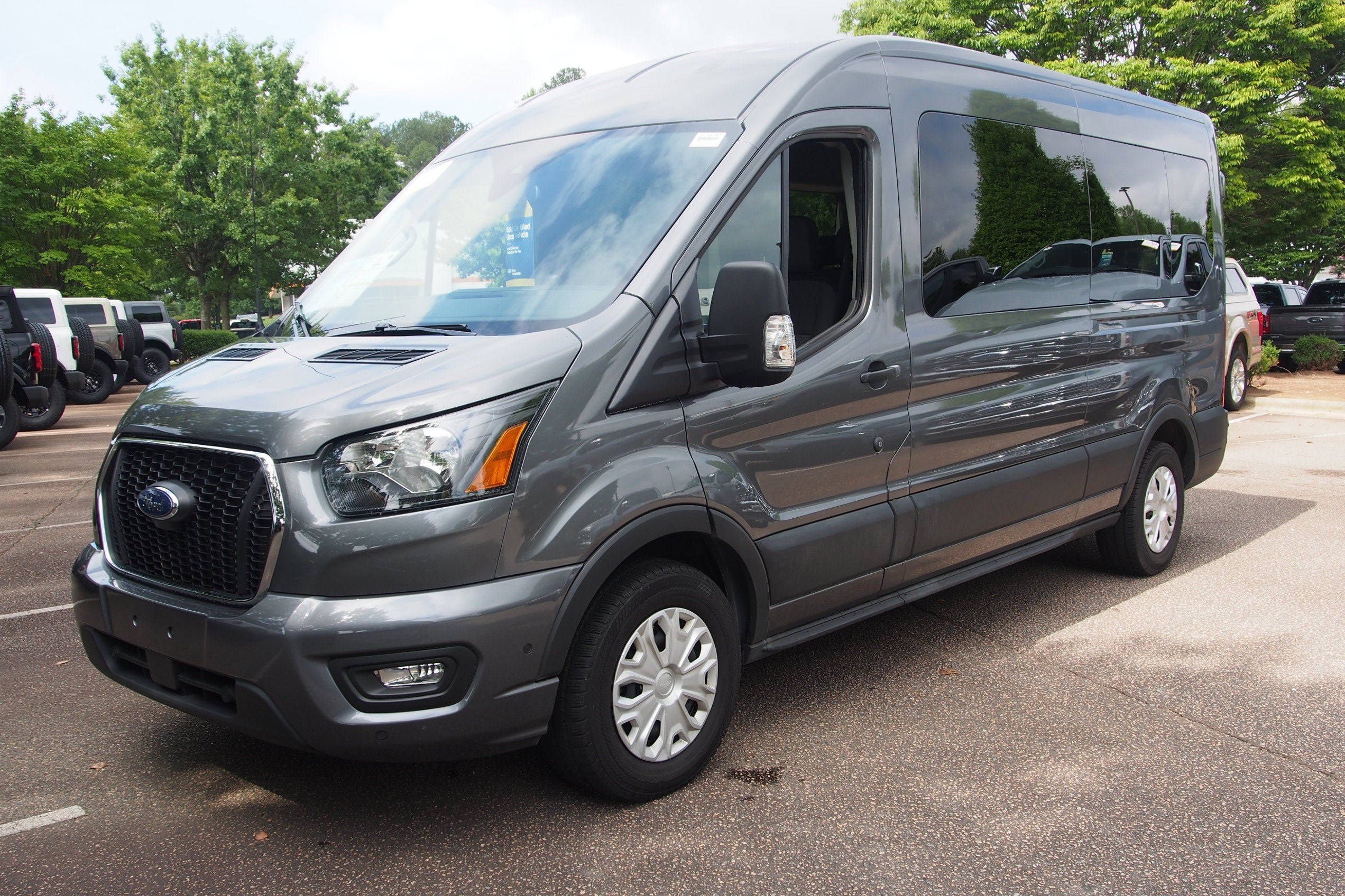 2025 Ford Transit Passenger Wagon XLT