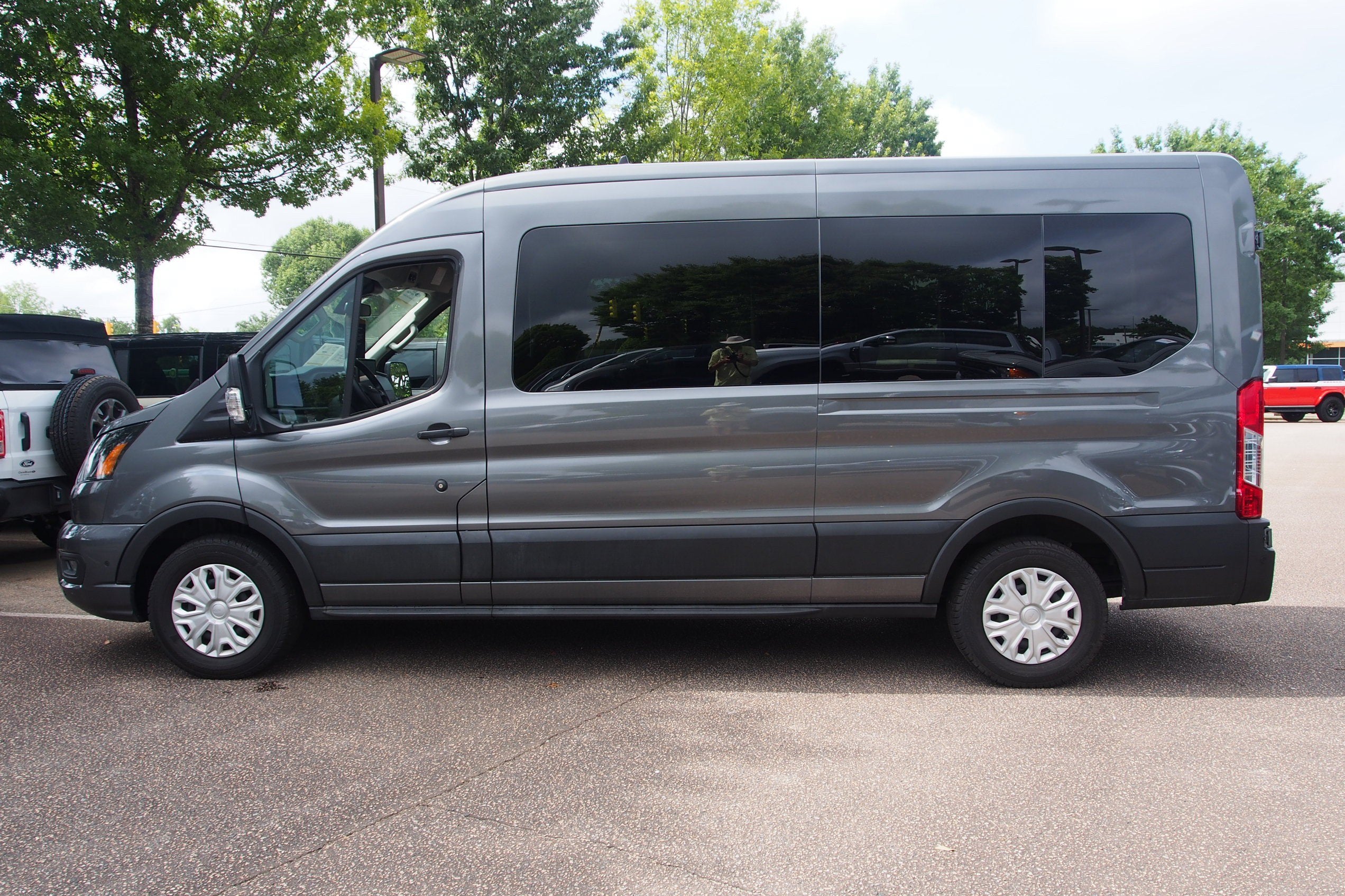 2025 Ford Transit Passenger Wagon XLT