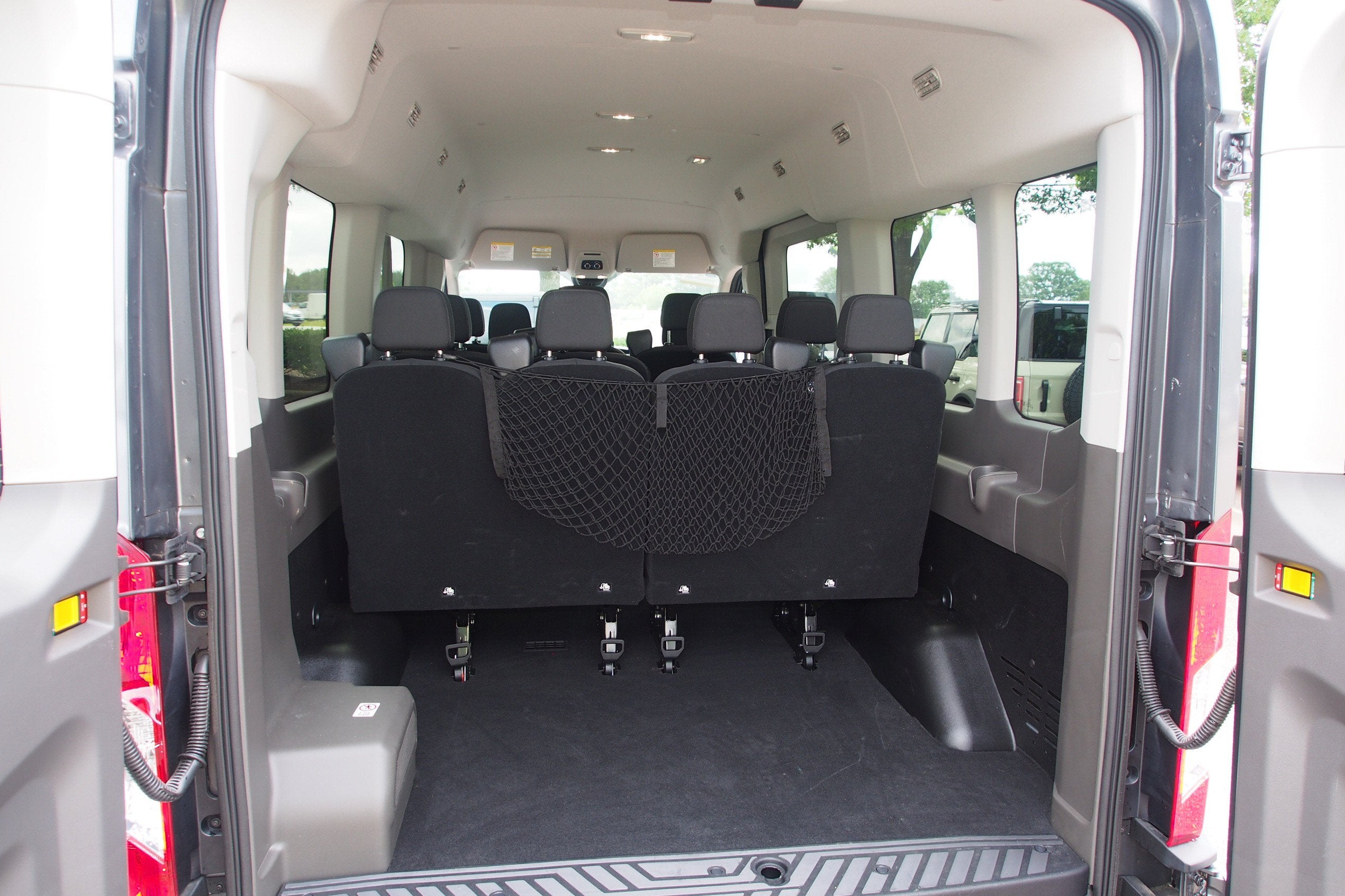 2025 Ford Transit Passenger Wagon XLT