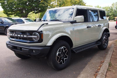 2026 Ford Bronco Outer Banks