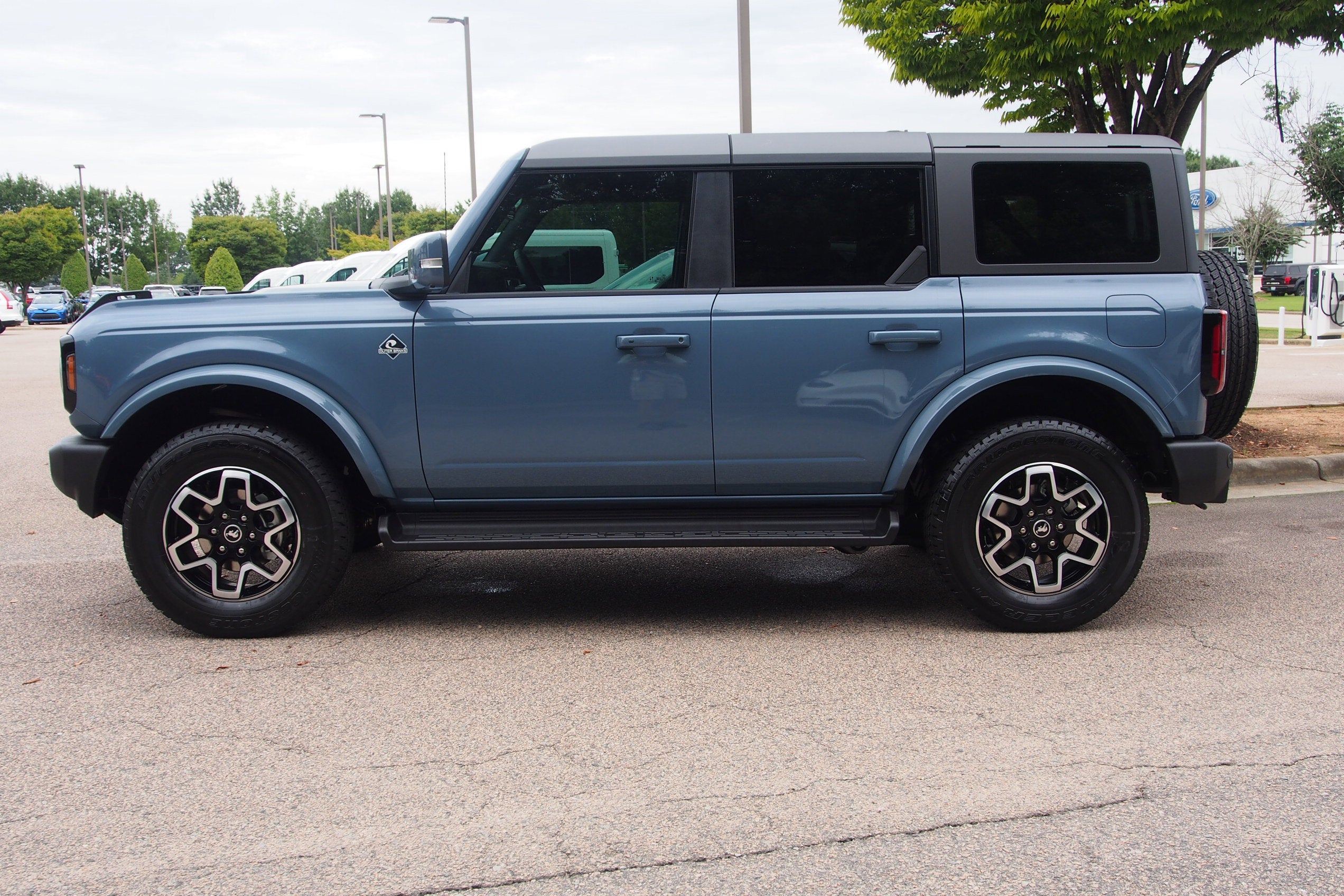 2025 Ford Bronco Outer Banks - Crossroads Courtesy Demo