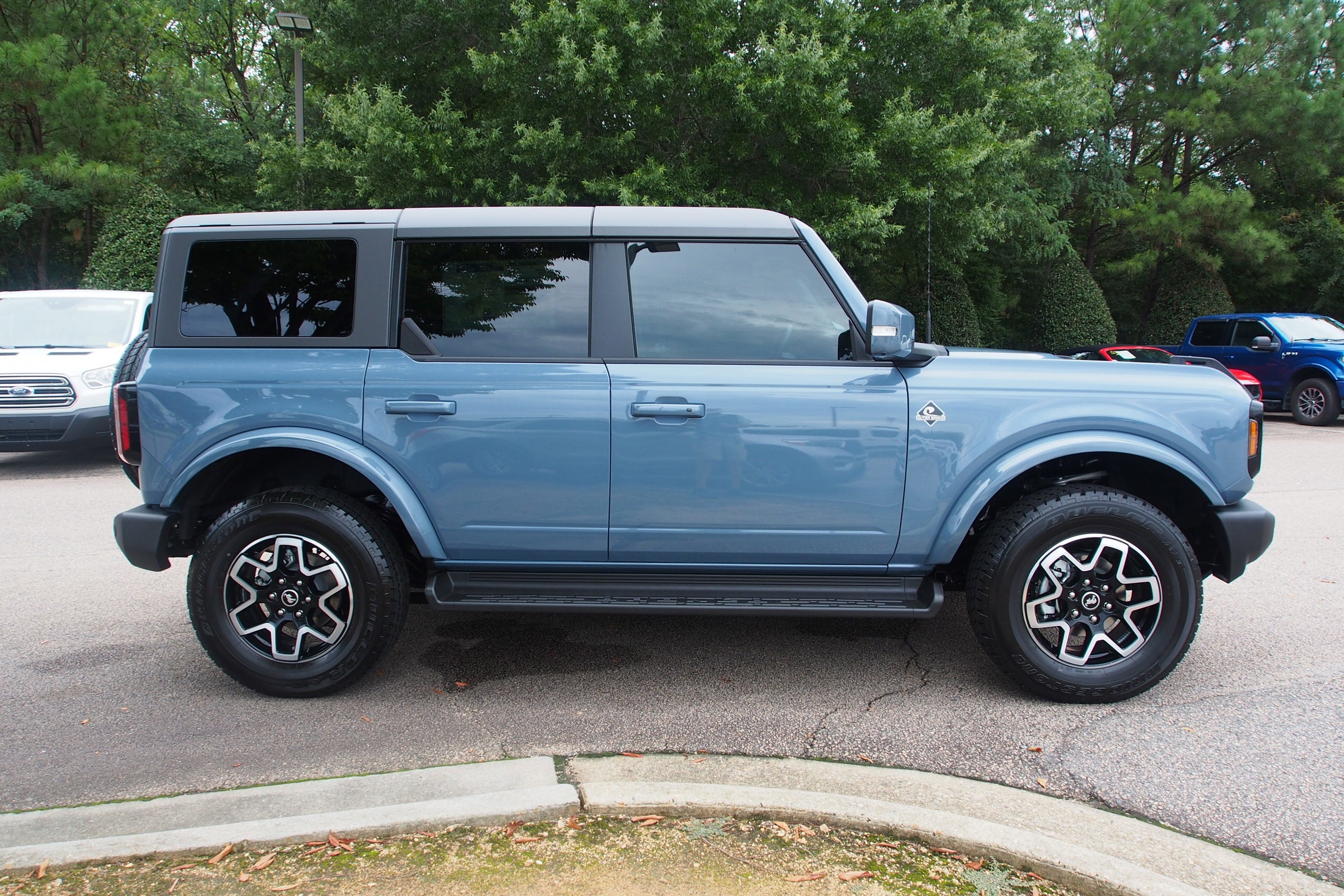 2025 Ford Bronco Outer Banks - Crossroads Courtesy Demo