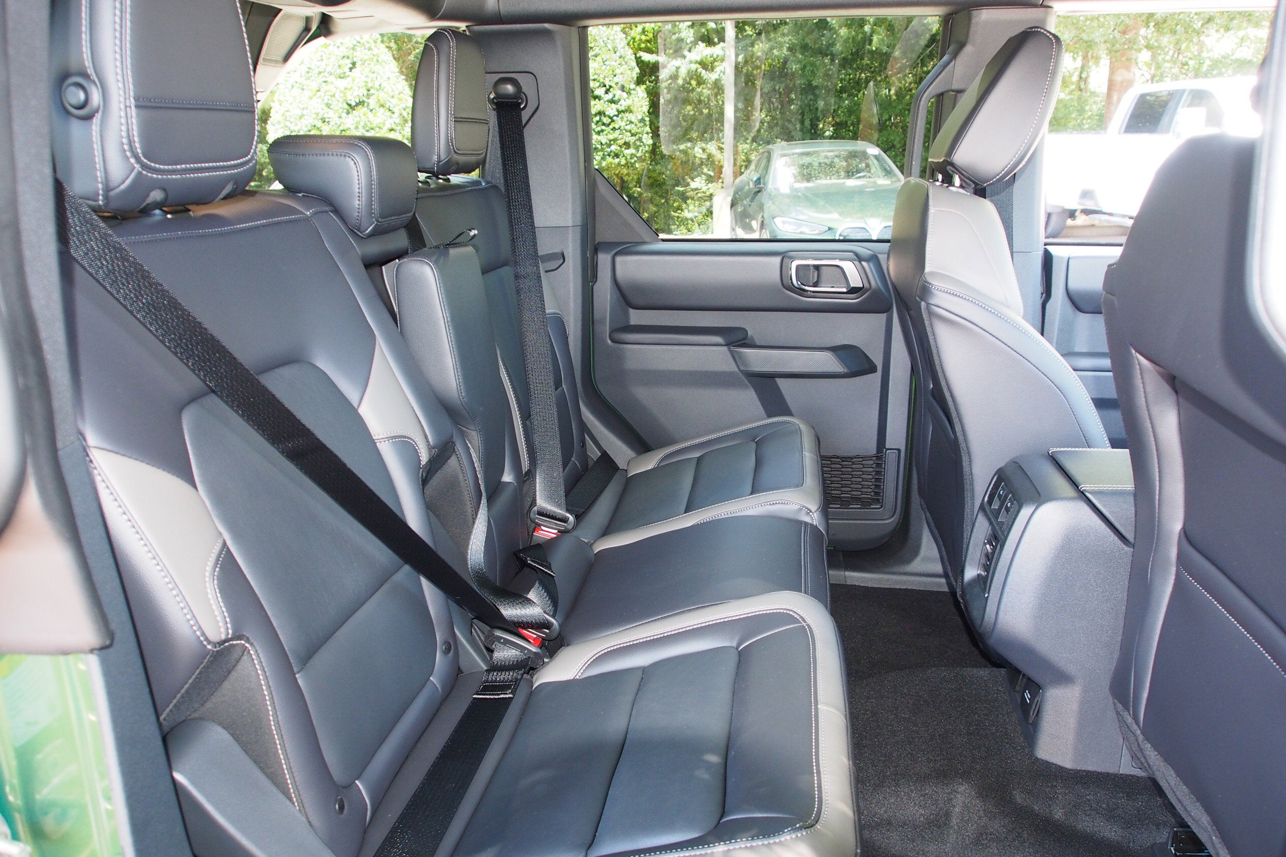 2025 Ford Bronco Outer Banks - Crossroads Courtesy Demo