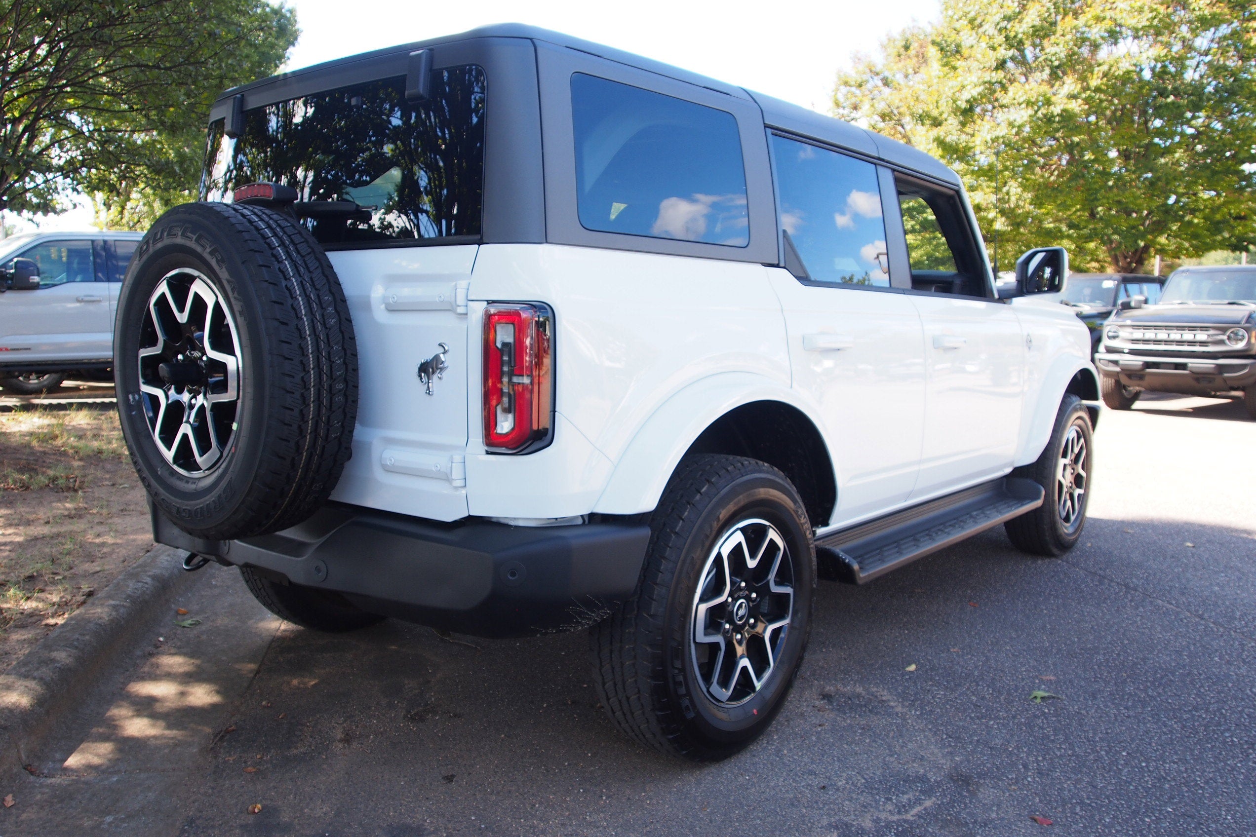 2025 Ford Bronco Outer Banks - Crossroads Courtesy Demo