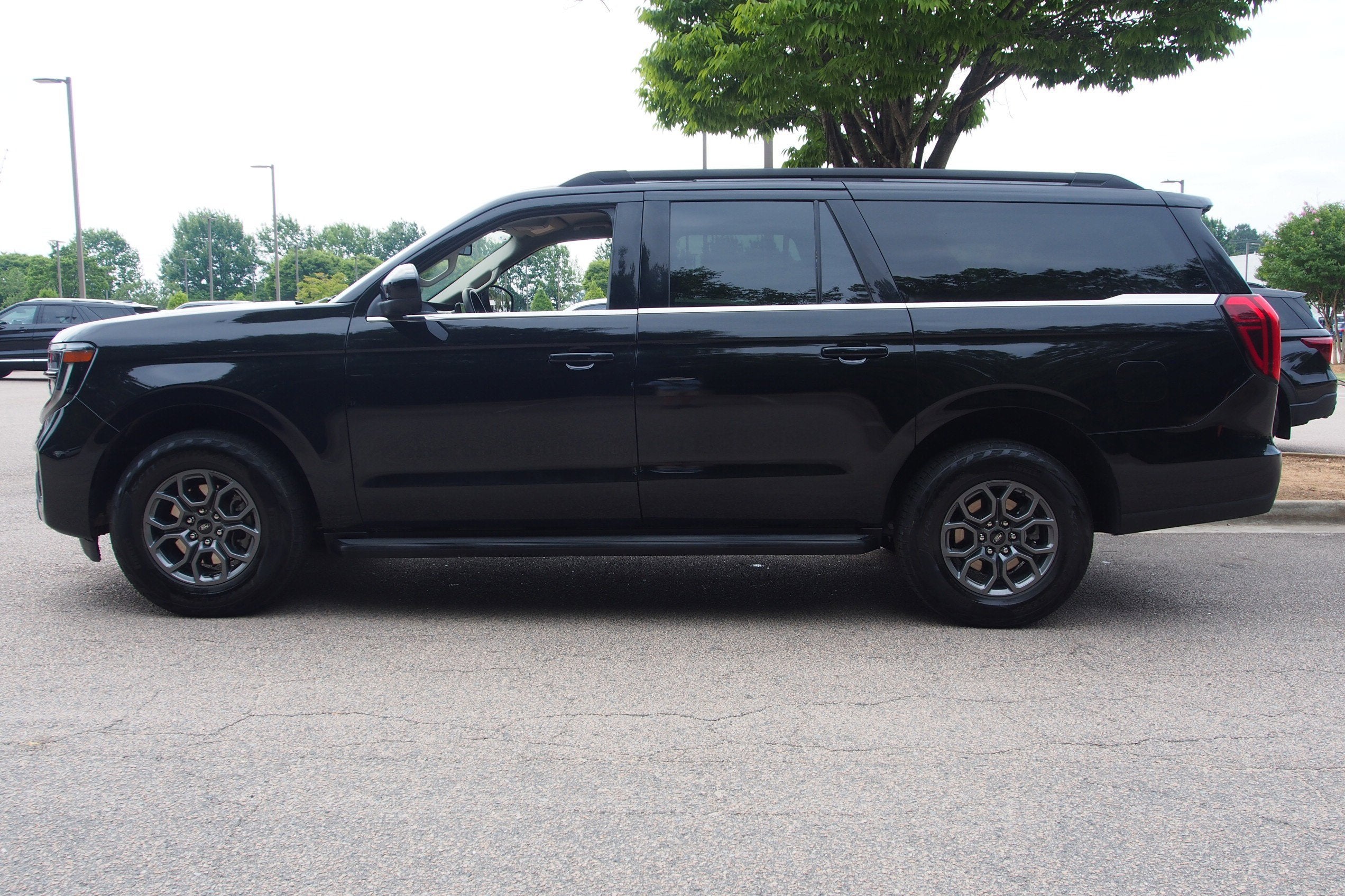 2025 Ford Expedition Max Active