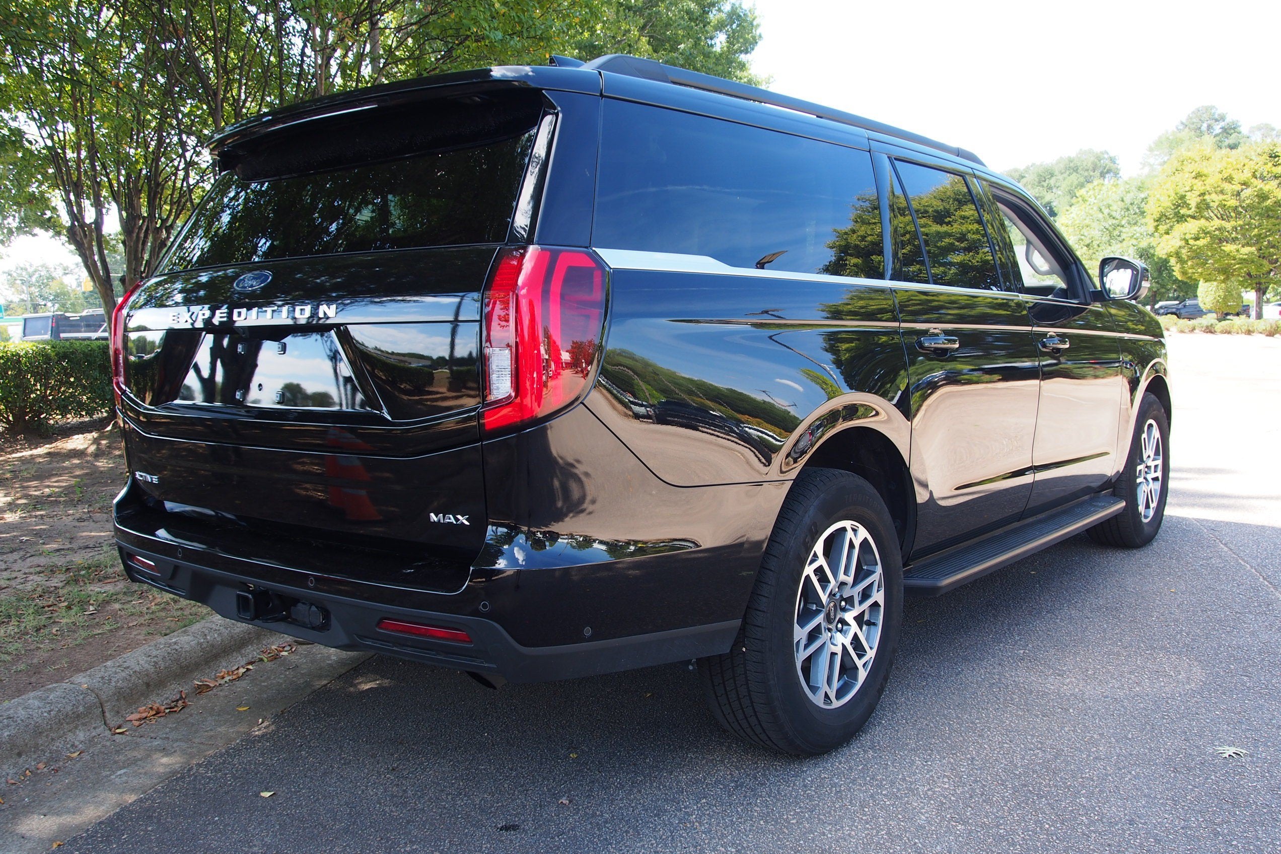 2025 Ford Expedition Max Active
