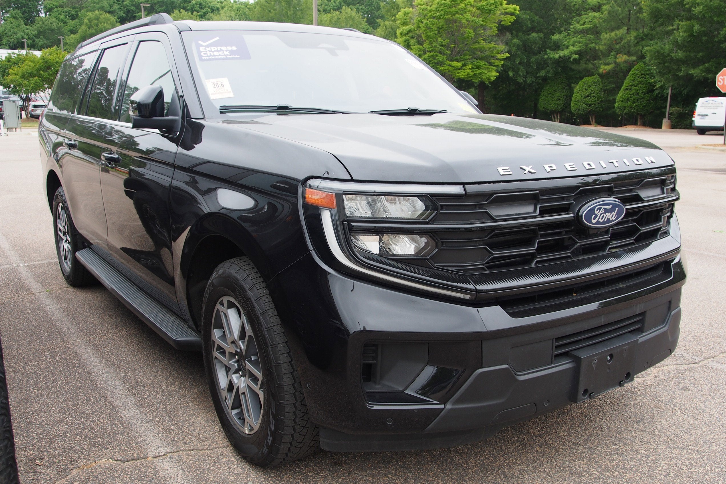 2025 Ford Expedition Max Active