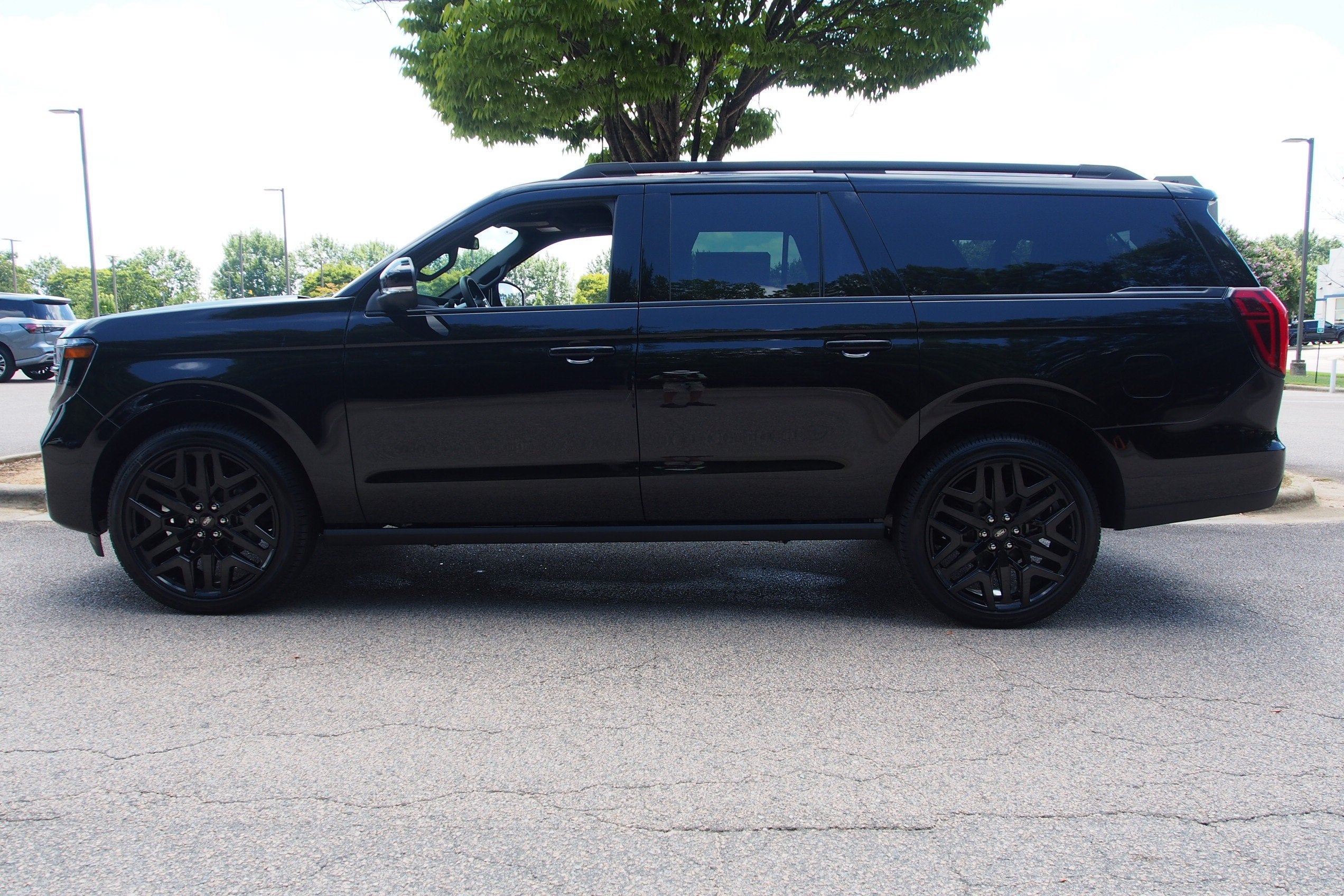 2027 Ford Expedition Max Platinum