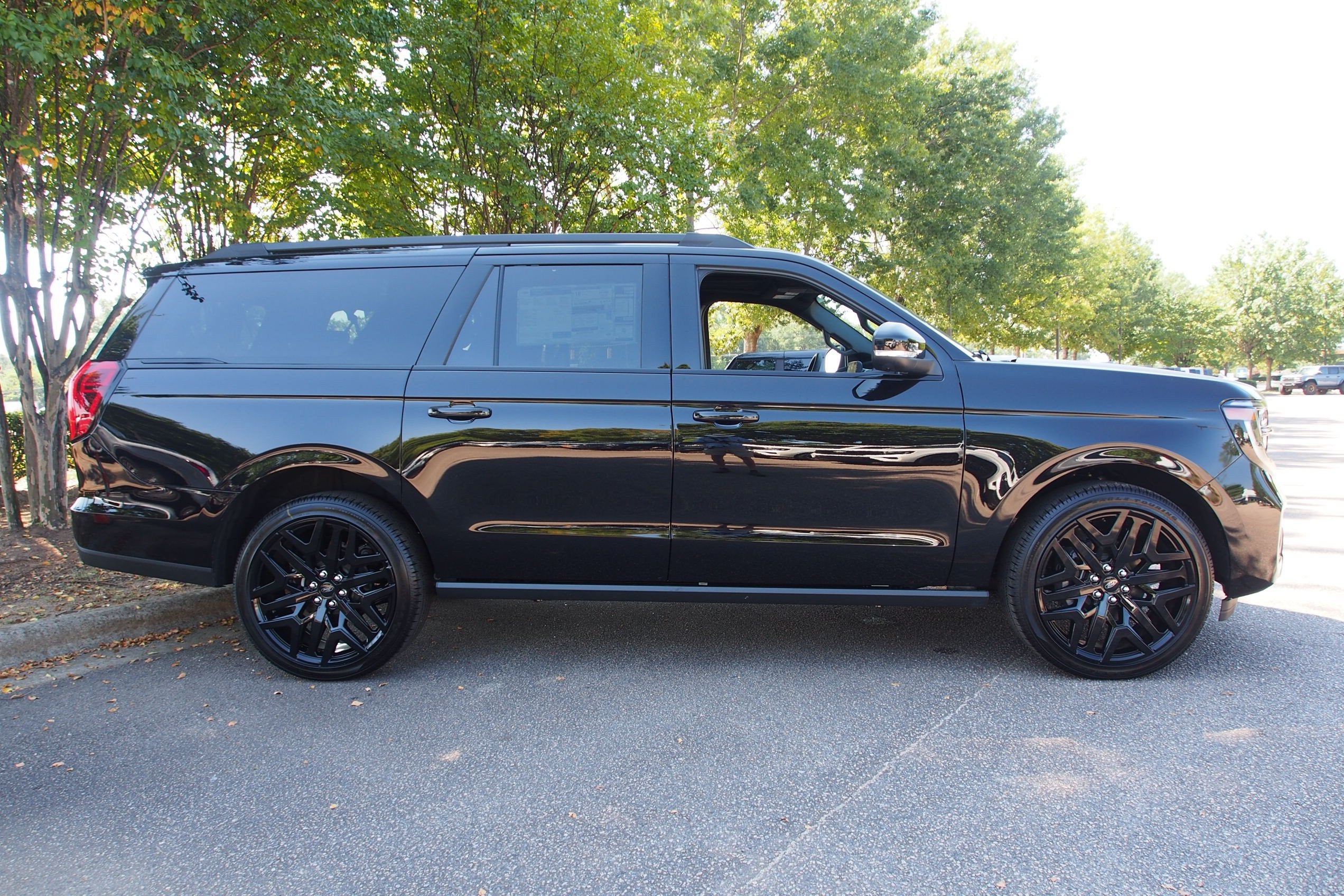 2027 Ford Expedition Max Platinum