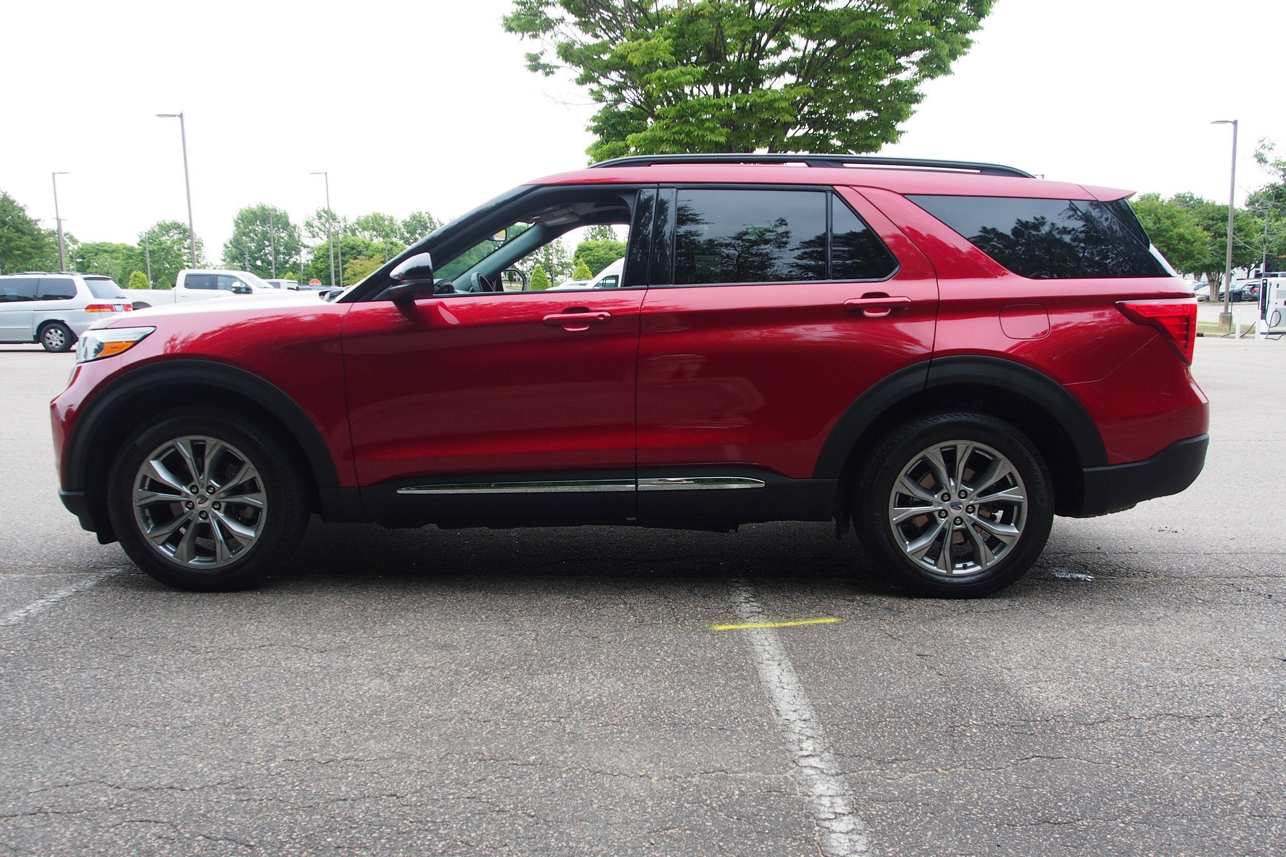 2024 Ford Explorer XLT