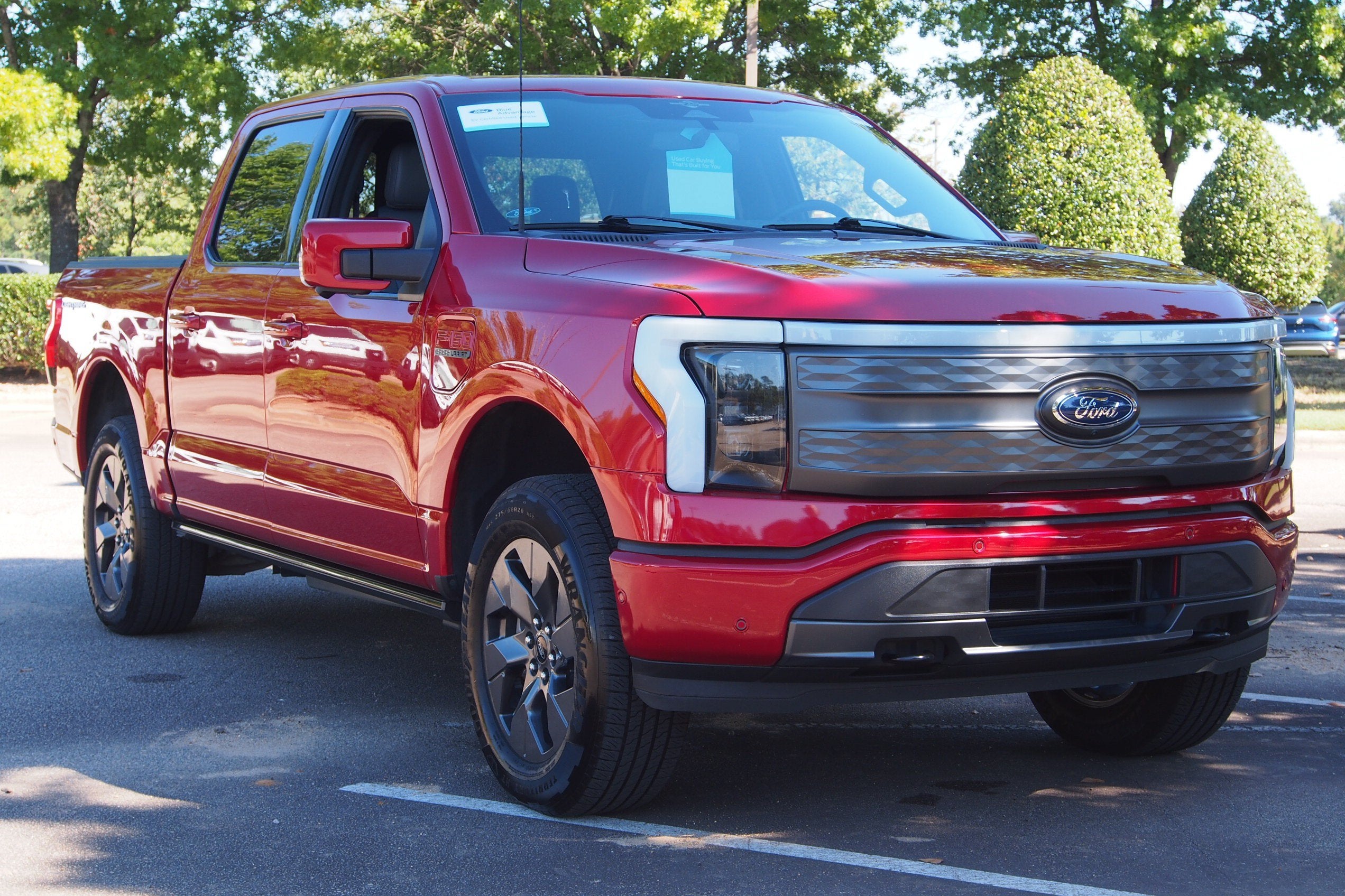 2023 Ford F-150 Lightning LARIAT