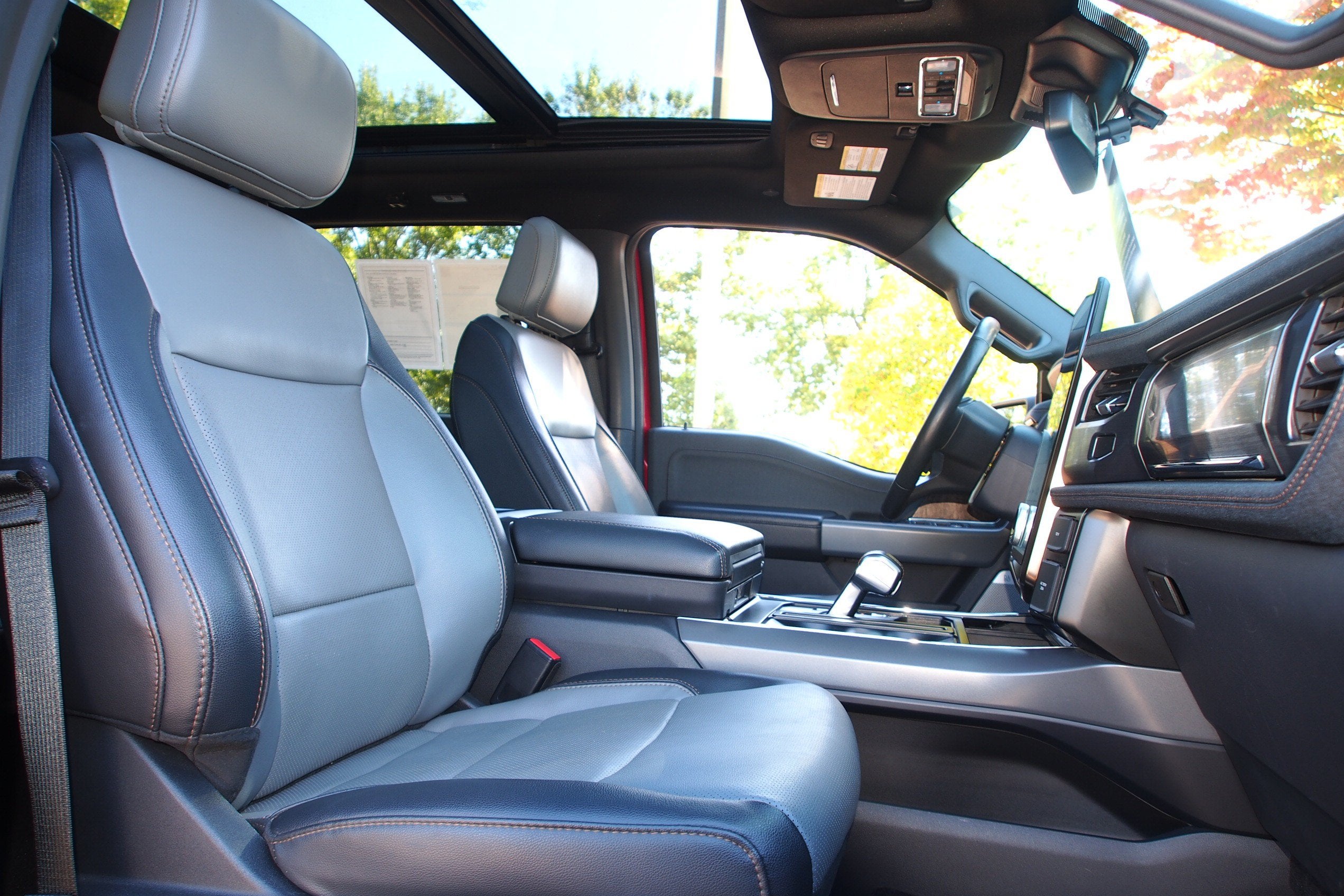 2023 Ford F-150 Lightning LARIAT