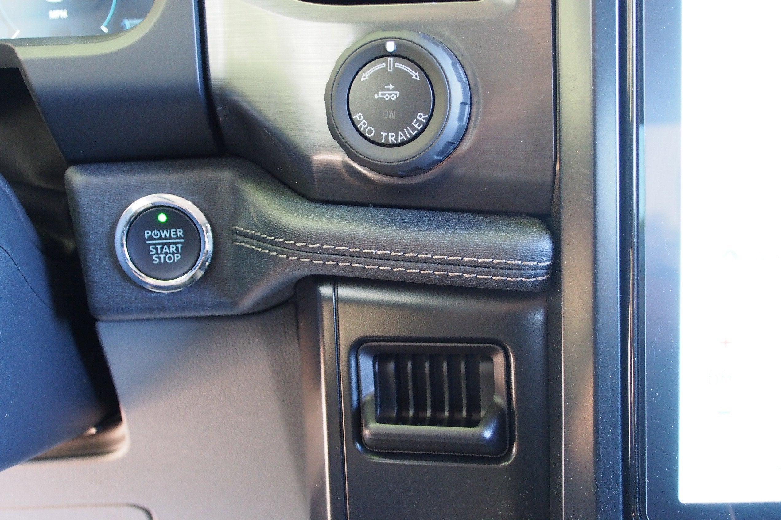 2024 Ford F-150 Lightning Flash