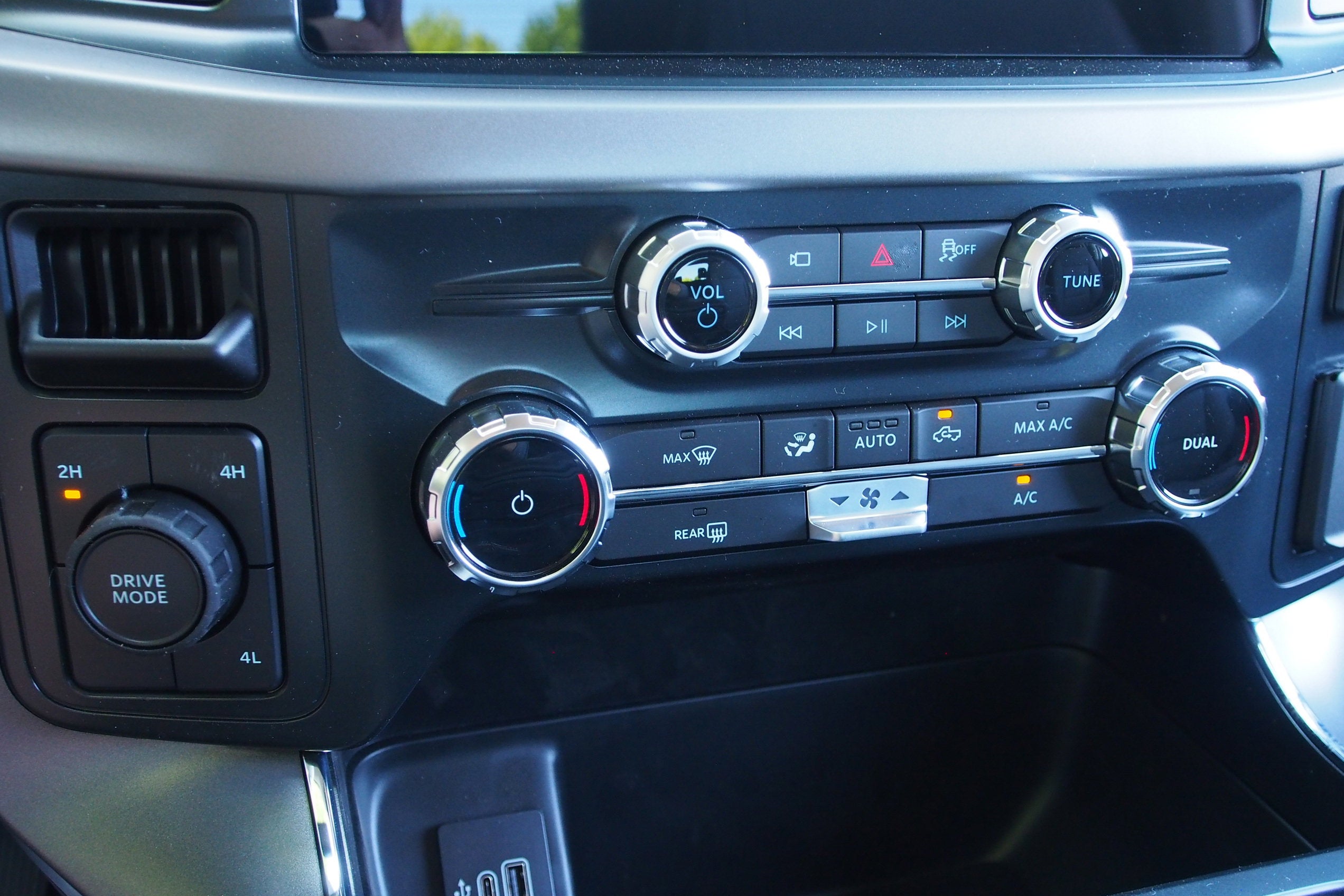 2025 Ford F-150 XLT - Crossroads Courtesy Demo