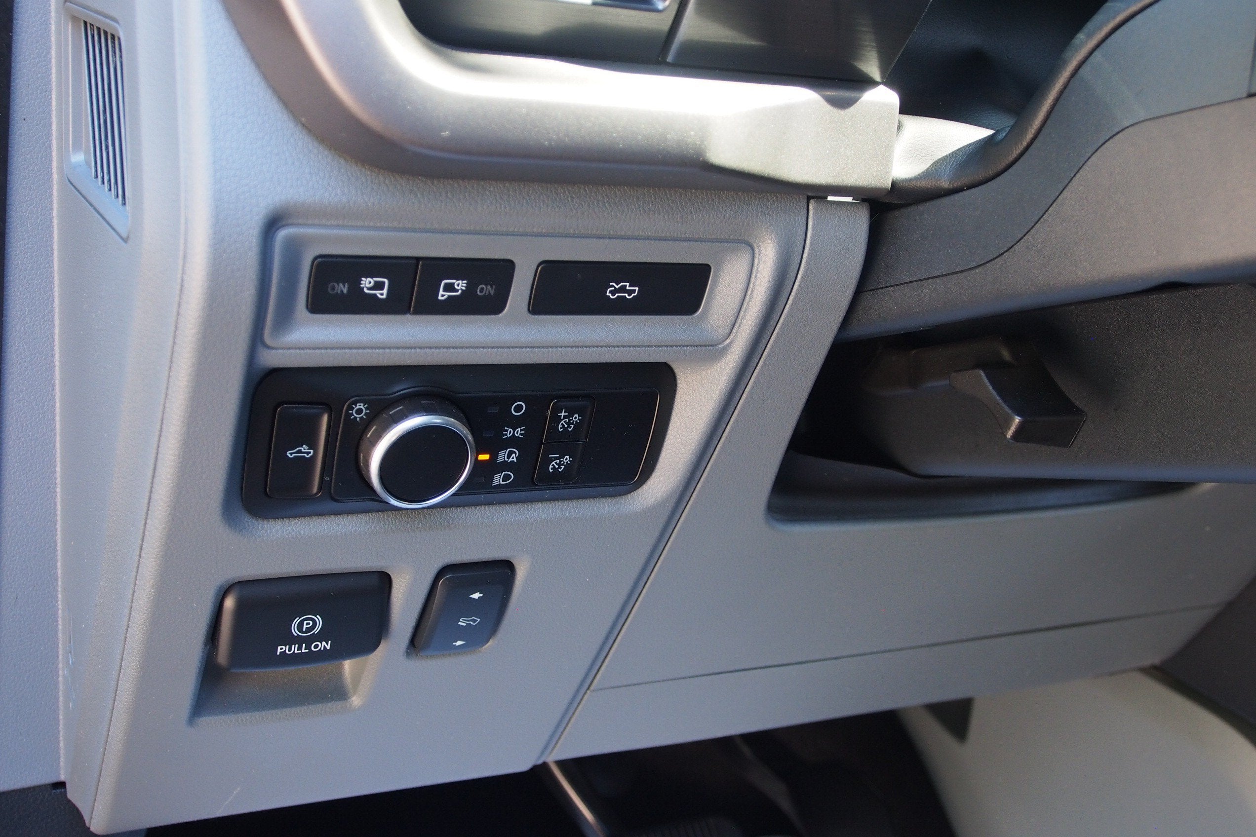 2024 Ford F-150 Lightning XLT