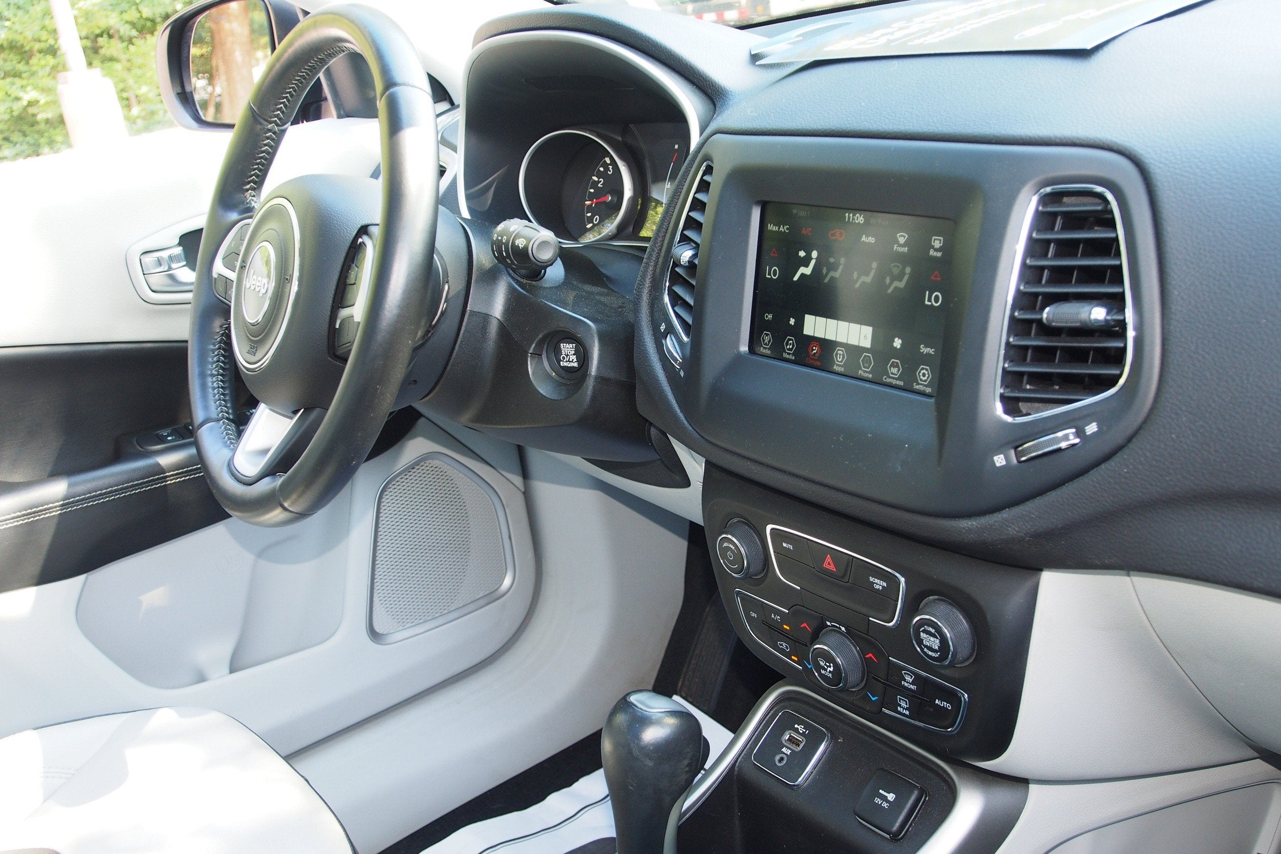 2020 Jeep Compass Latitude w/Sun/Wheel Pkg
