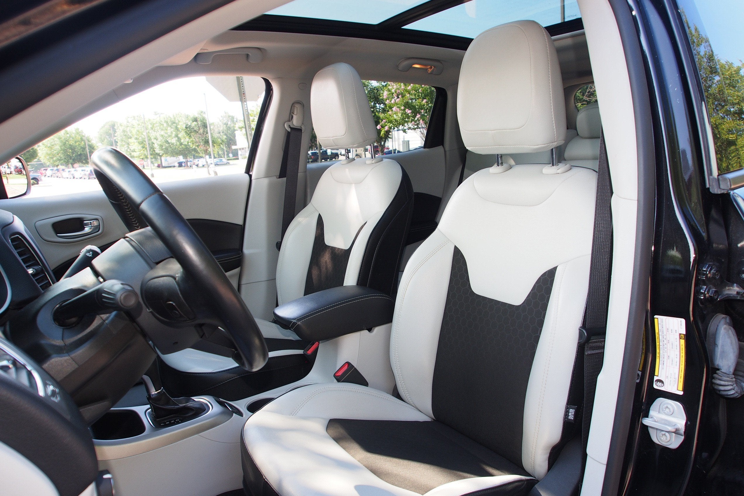 2020 Jeep Compass Latitude w/Sun/Wheel Pkg