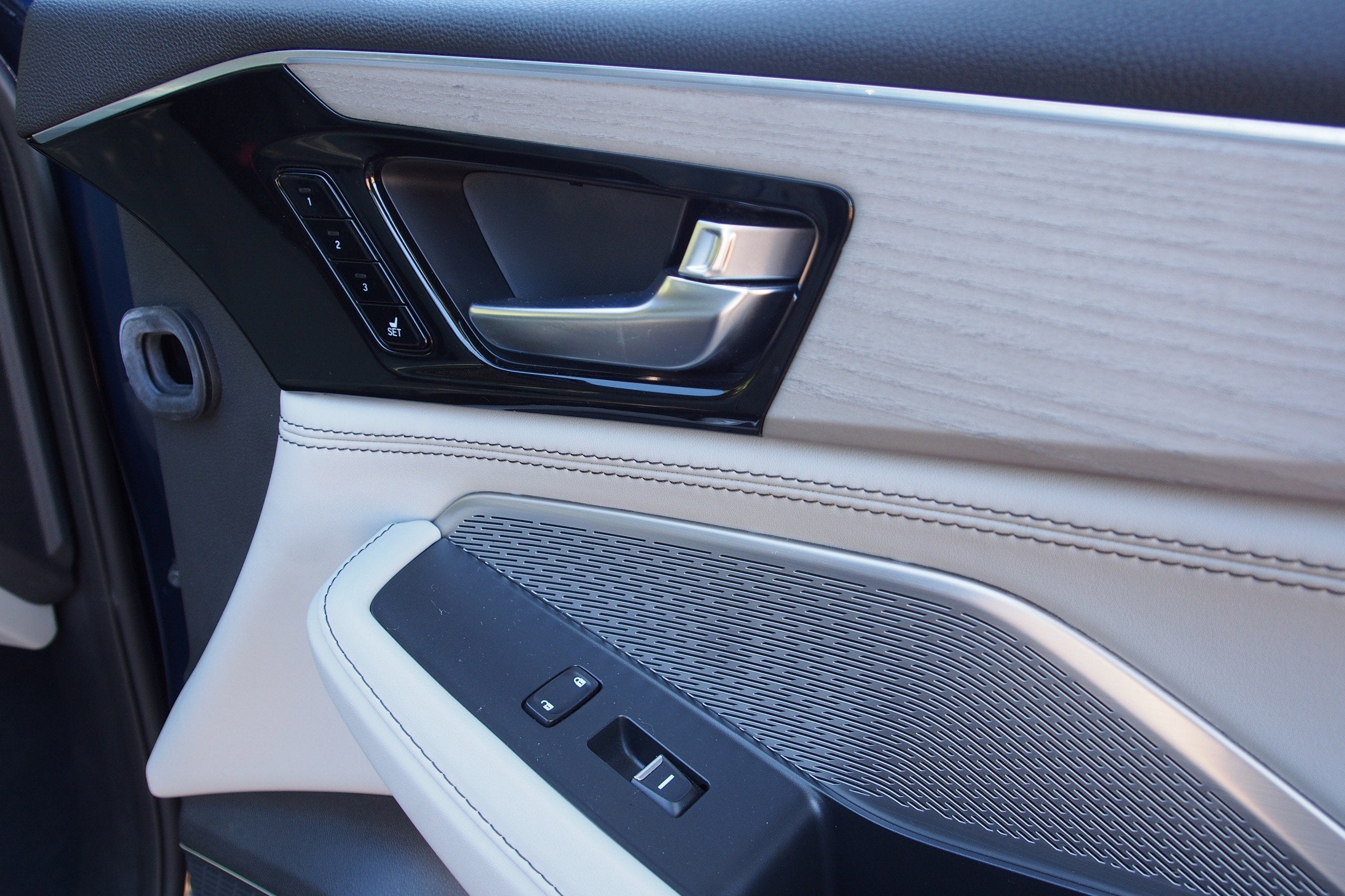 2023 Acura MDX w/Advance Package