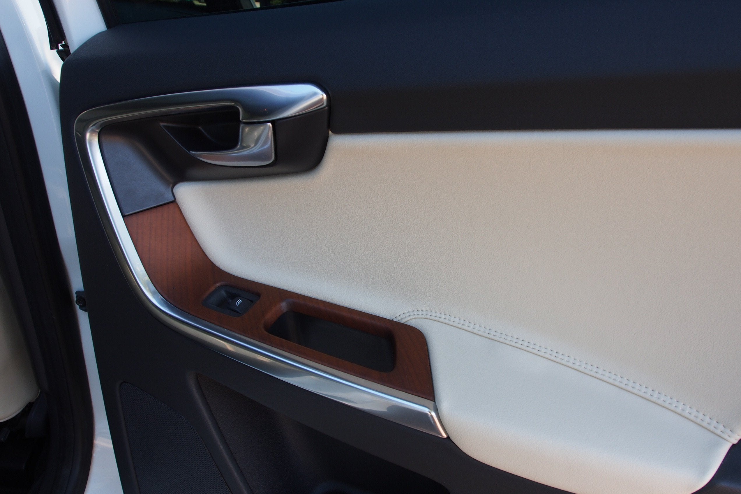2015 Volvo XC60 T6 Platinum