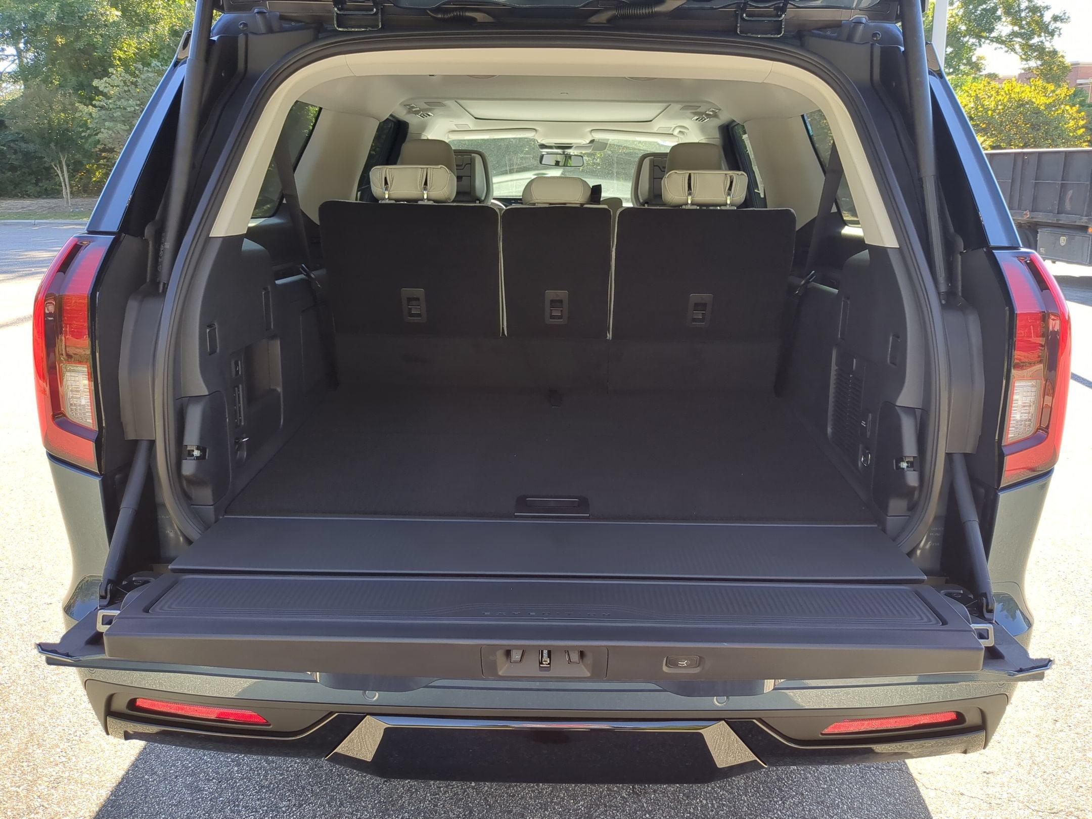 2027 Ford Expedition Max Platinum