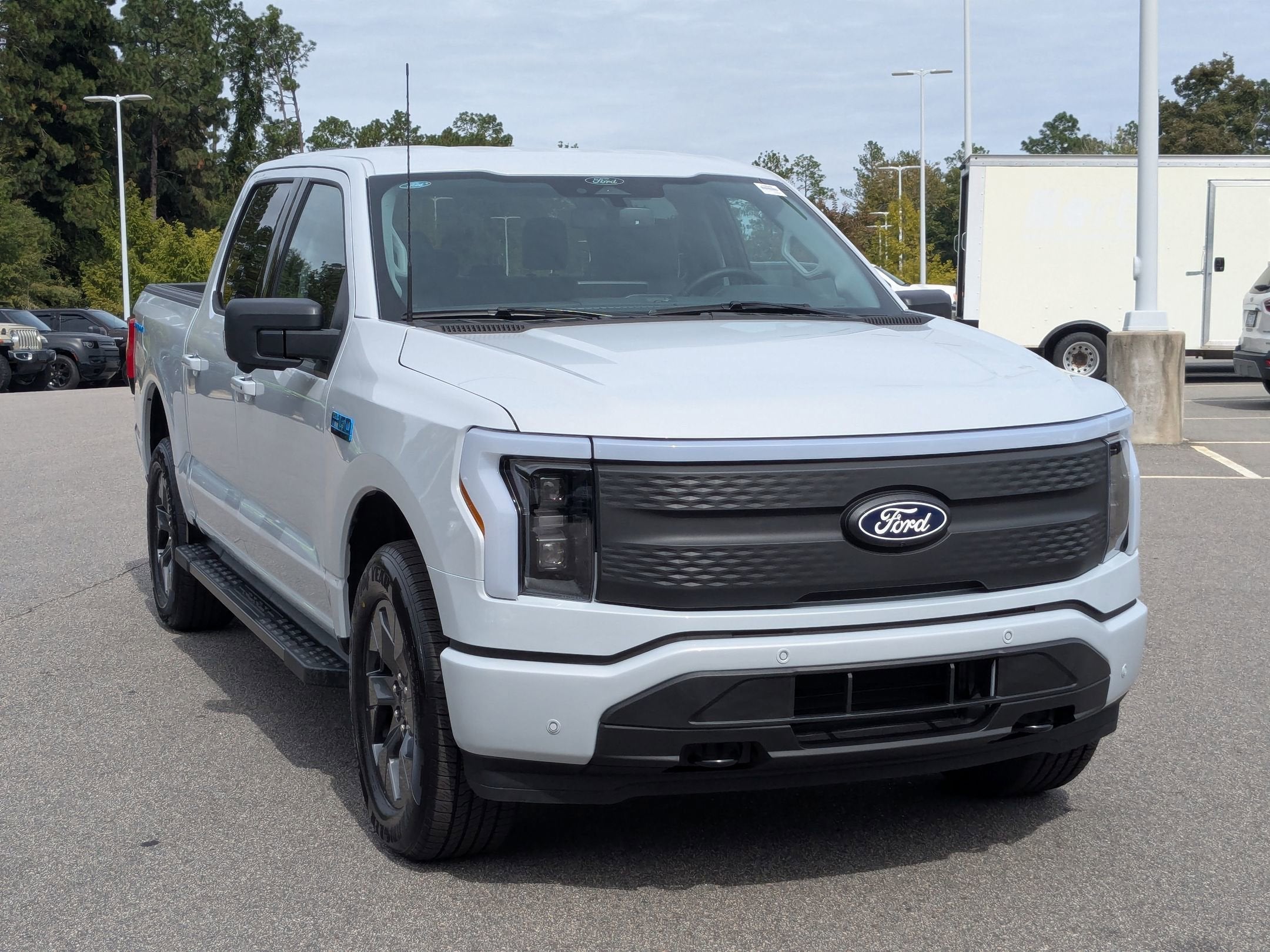 2025 Ford F-150 Lightning Flash