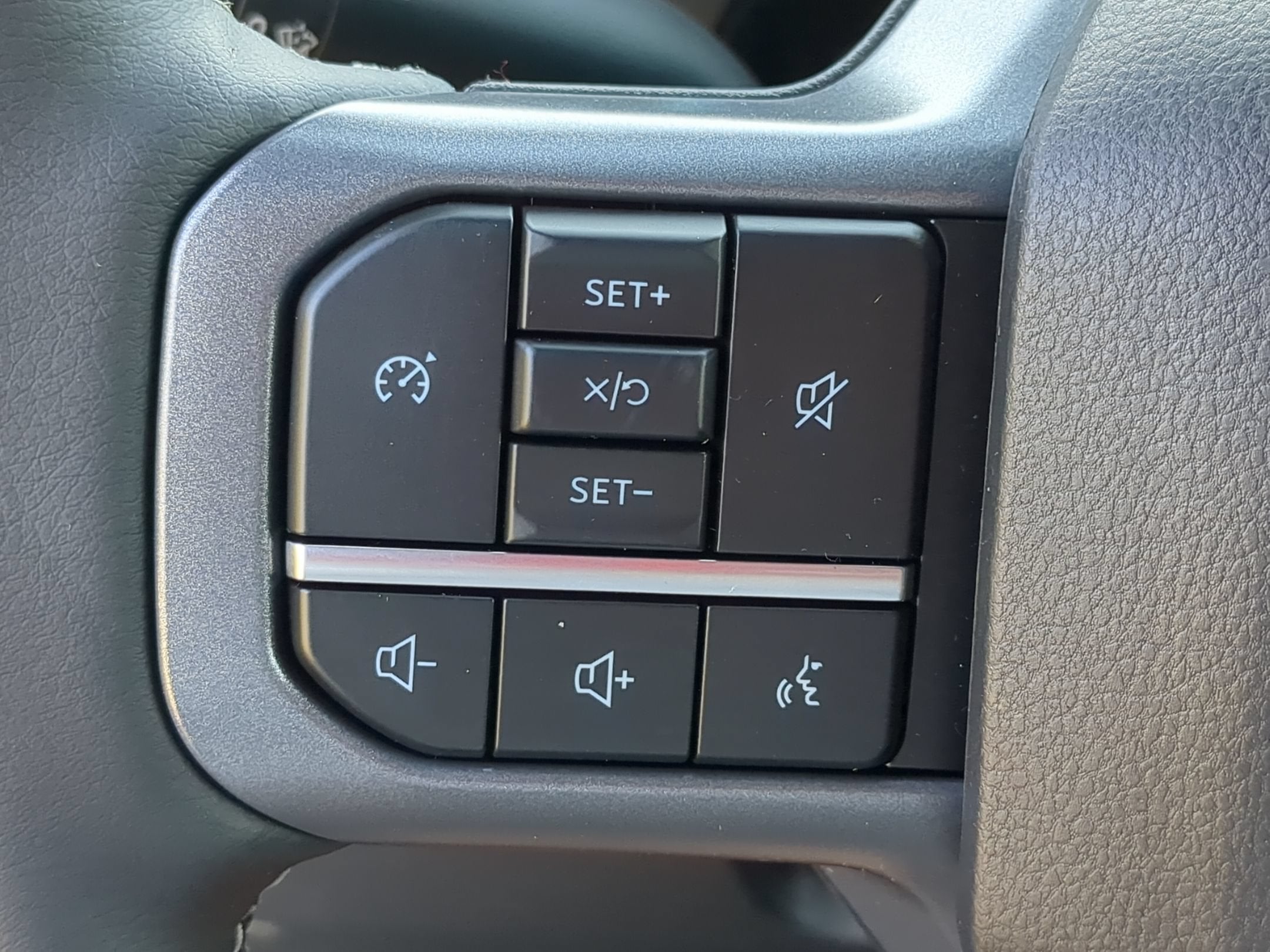 2027 Ford Super Duty F-350 SRW LARIAT
