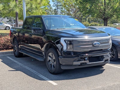 2022 Ford F-150 Lightning Base