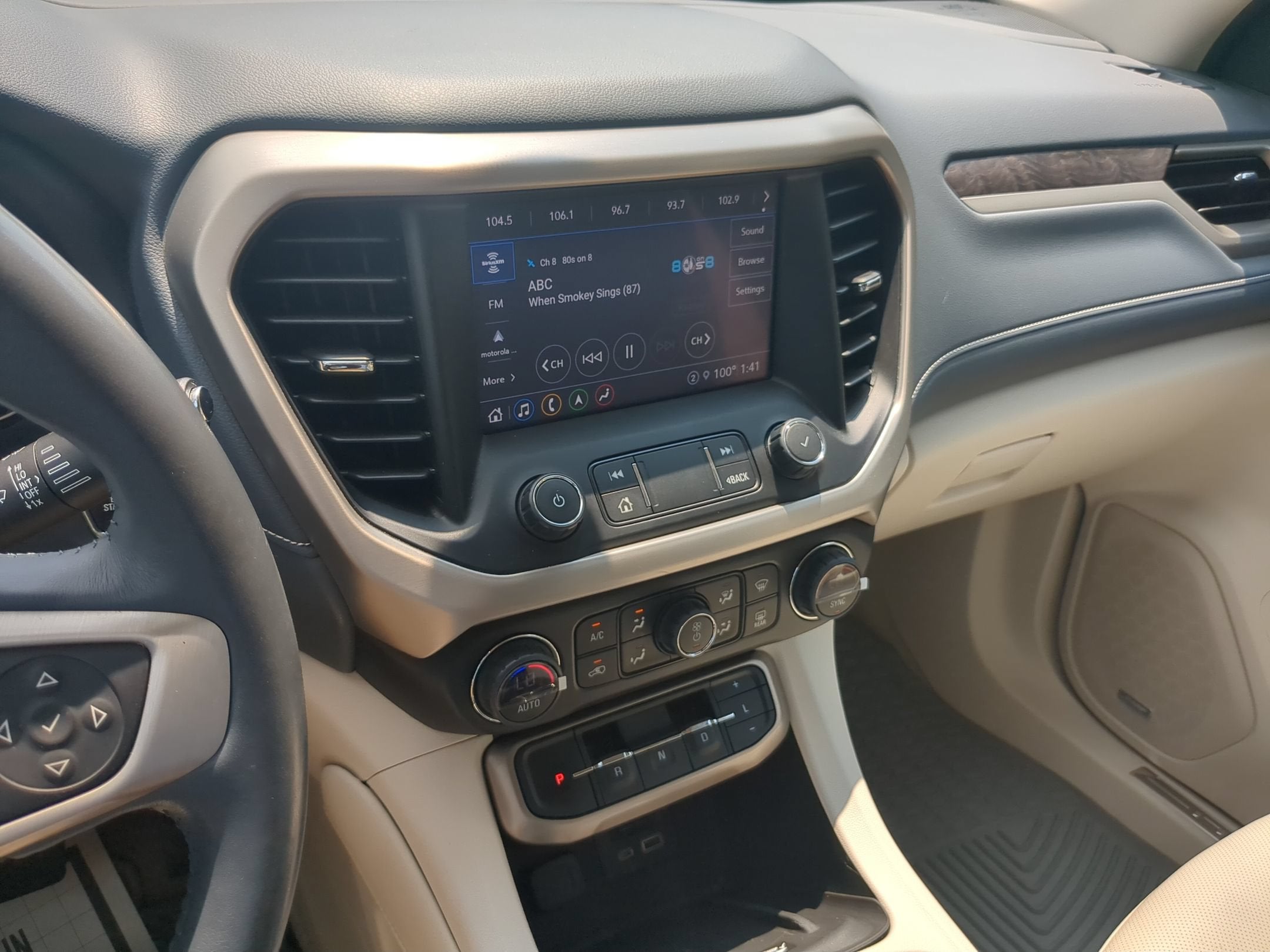 2022 GMC Acadia Denali