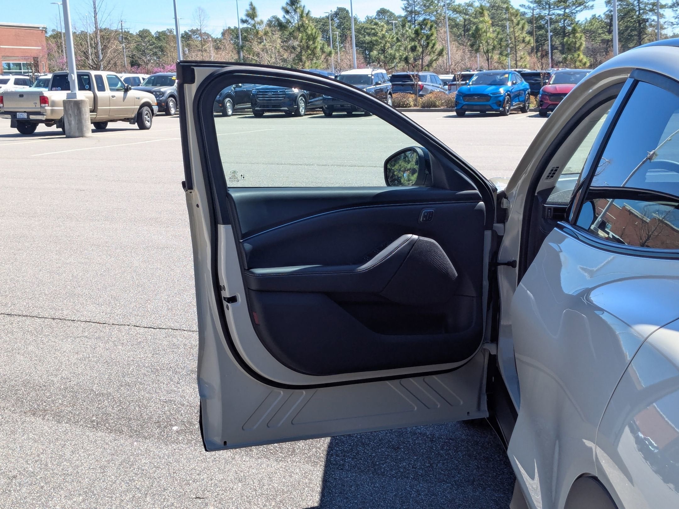 2025 Ford Mustang Mach-E Select