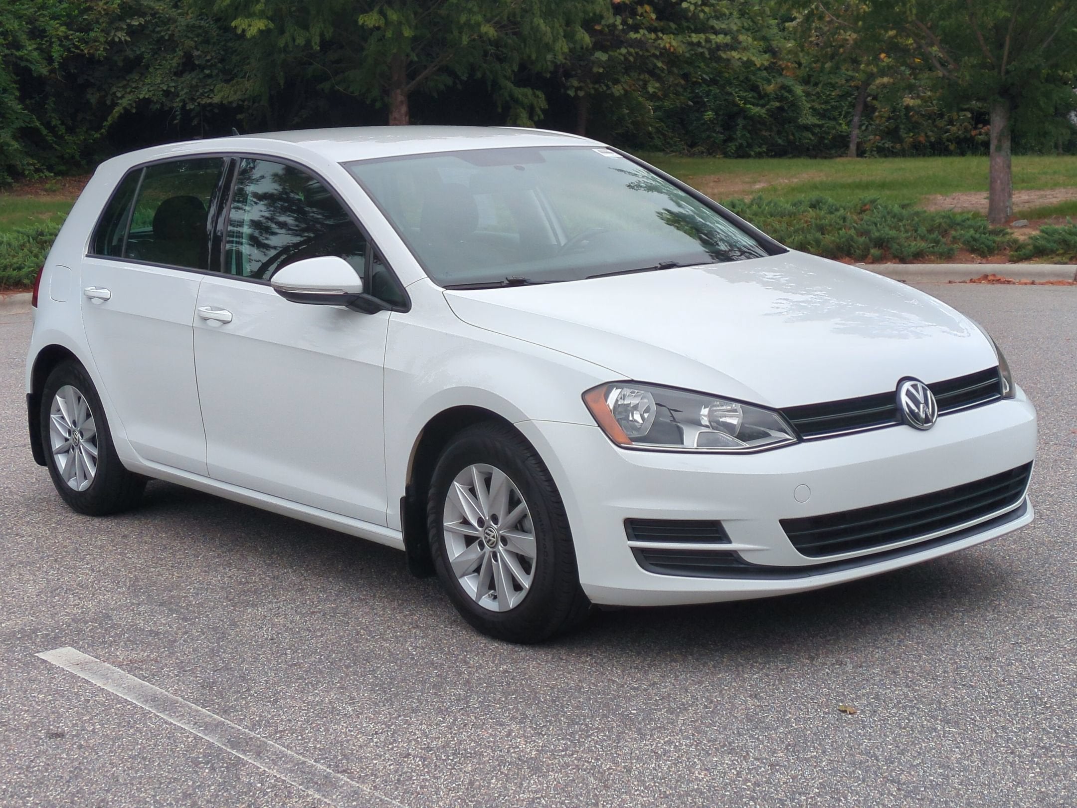2016 Volkswagen Golf TSI S
