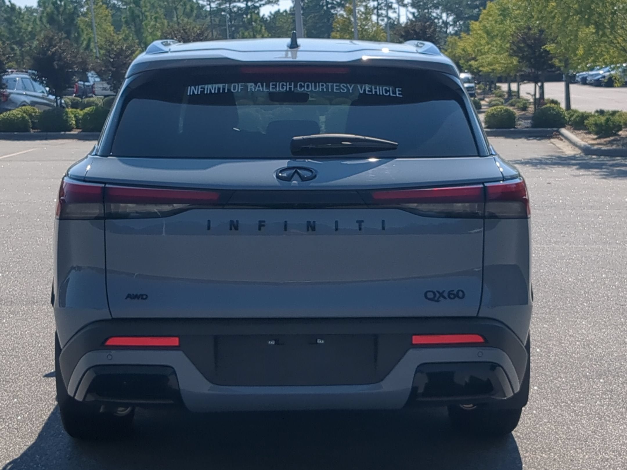 2025 INFINITI QX60 LUXE