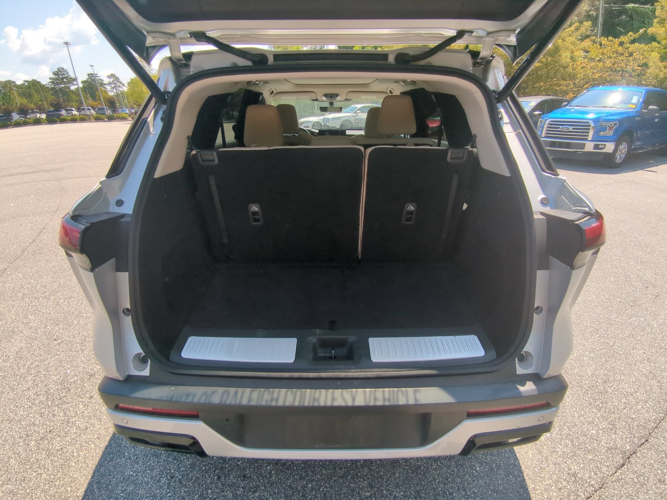 2023 INFINITI QX60 PURE