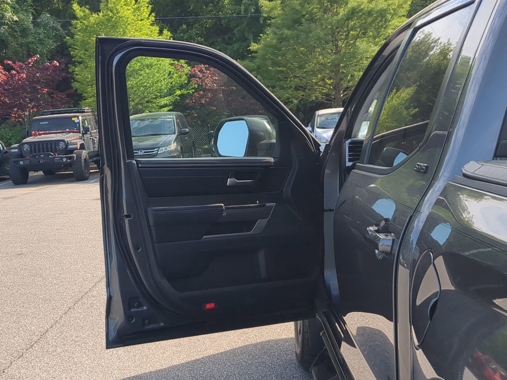 2024 Toyota Tundra 4WD SR5