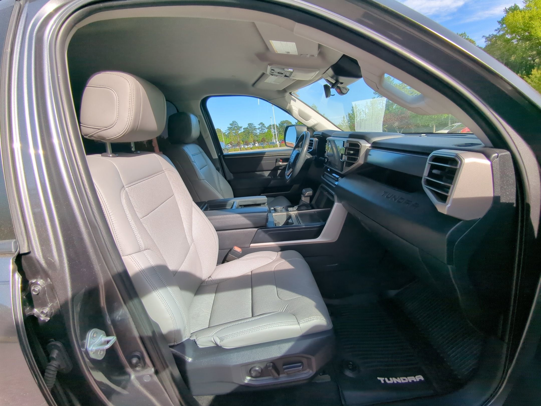 2024 Toyota Tundra 4WD SR5