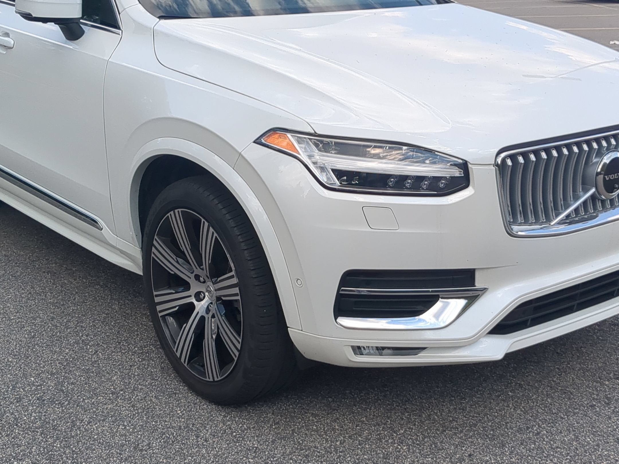2024 Volvo XC90 Plus Bright Theme