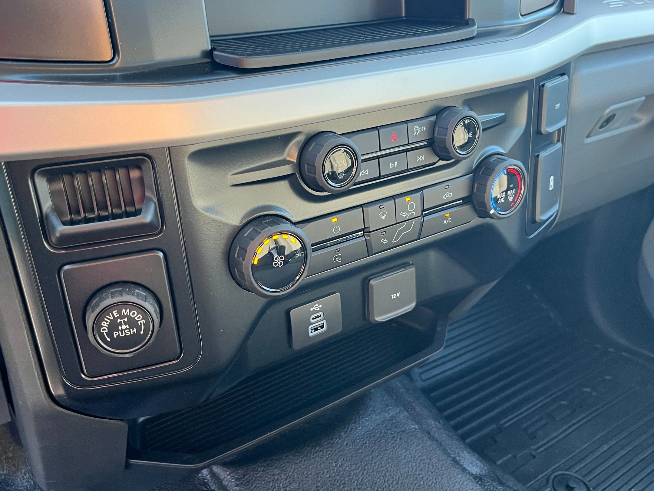 2025 Ford Super Duty F-350 SRW XL